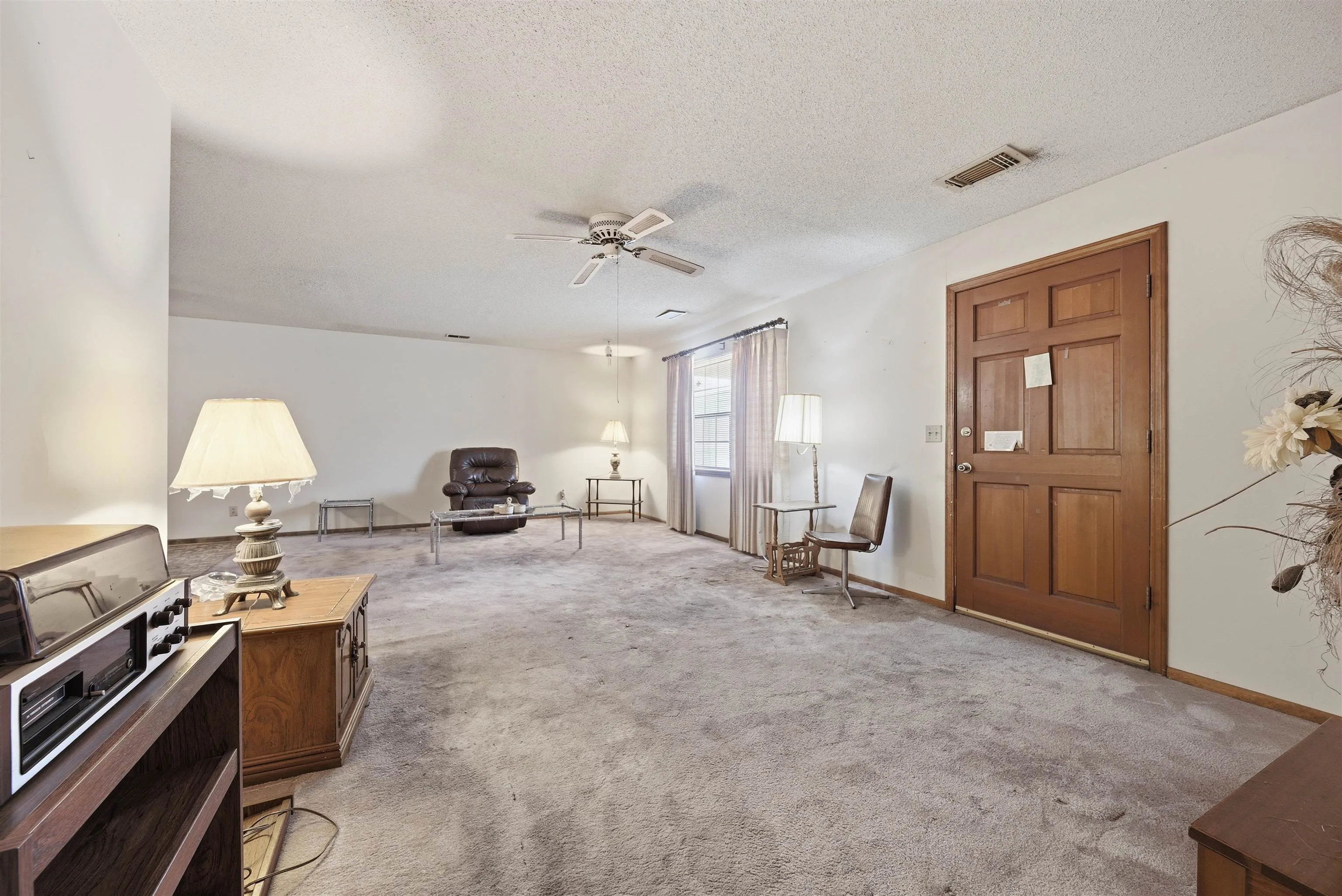 Wichita, Kansas 67214, United States, 2 Bedrooms Bedrooms, ,2 BathroomsBathrooms,Residential,Active,234014