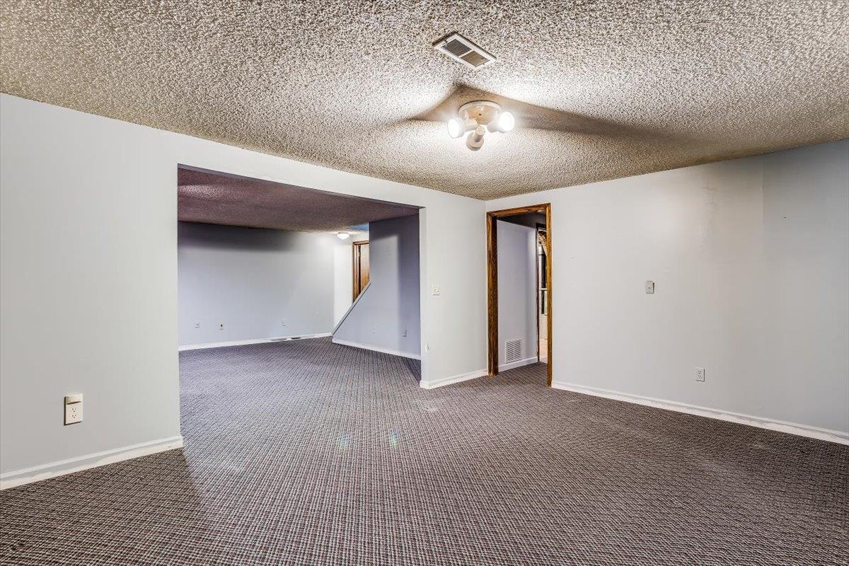 Derby, Kansas 67037, United States, 3 Bedrooms Bedrooms, ,3 BathroomsBathrooms,Residential,Pending,63478