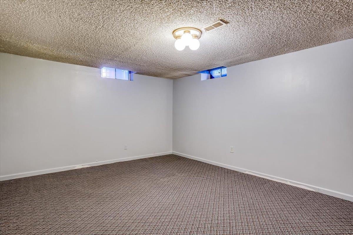 Derby, Kansas 67037, United States, 3 Bedrooms Bedrooms, ,3 BathroomsBathrooms,Residential,Pending,63478