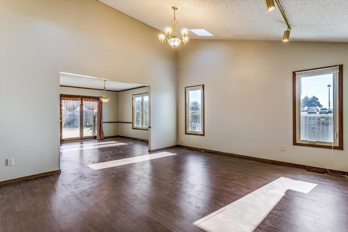 Derby, Kansas 67037, United States, 3 Bedrooms Bedrooms, ,3 BathroomsBathrooms,Residential,Pending,63478