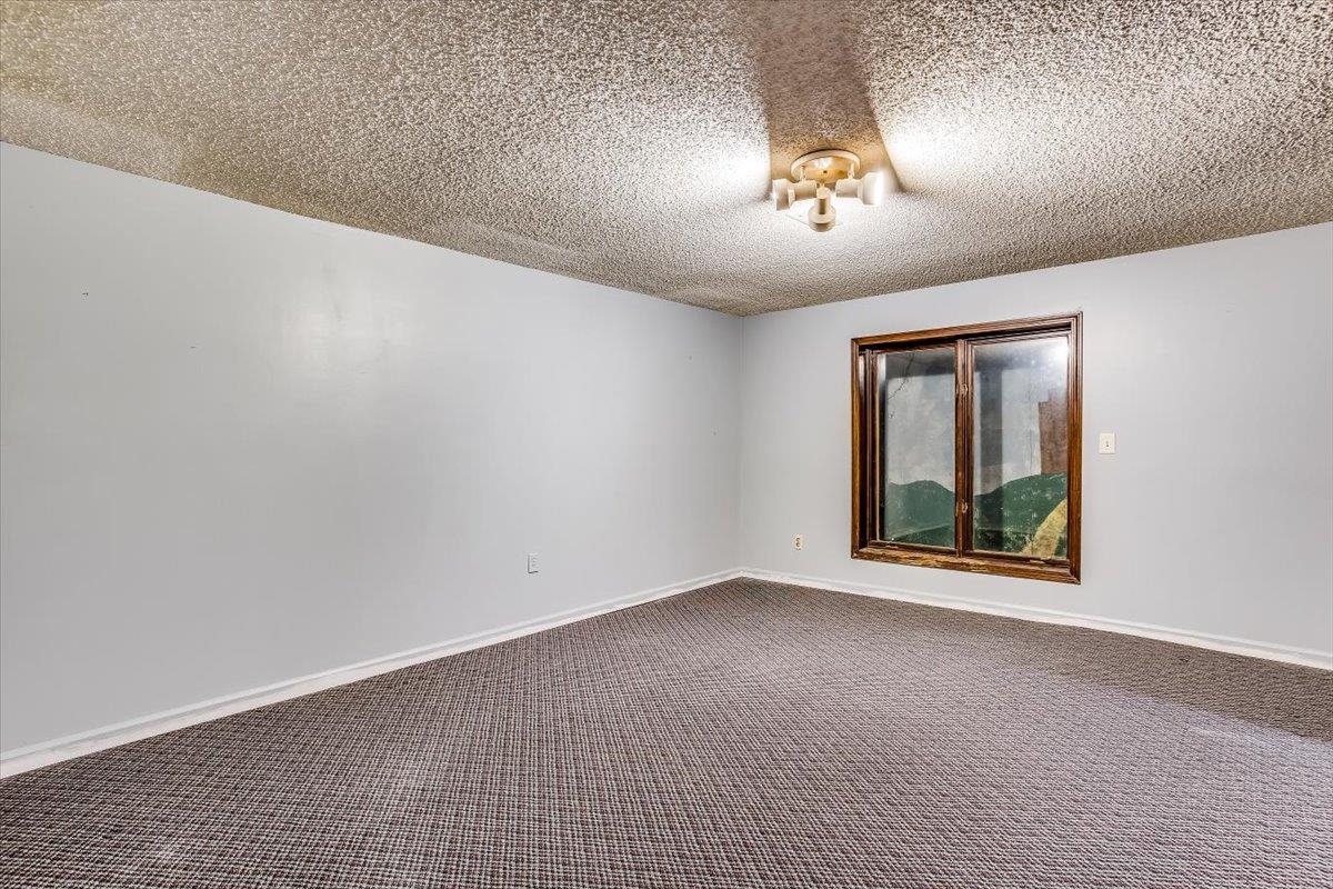 Derby, Kansas 67037, United States, 3 Bedrooms Bedrooms, ,3 BathroomsBathrooms,Residential,Pending,63478