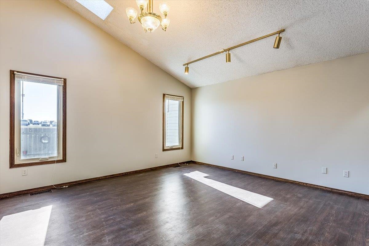 Derby, Kansas 67037, United States, 3 Bedrooms Bedrooms, ,3 BathroomsBathrooms,Residential,Pending,63478