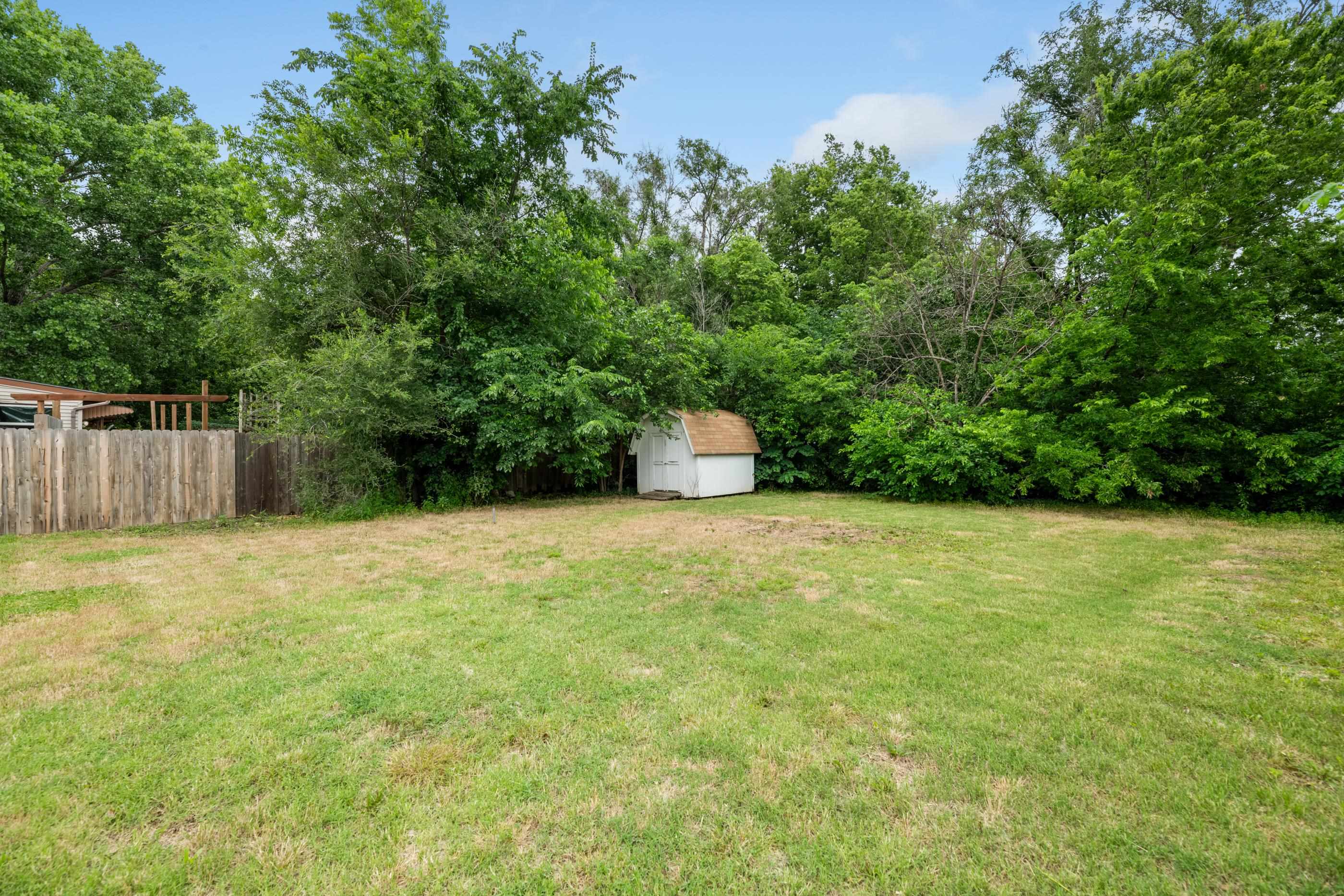 1850 S Erie St, Wichita, Kansas image 32