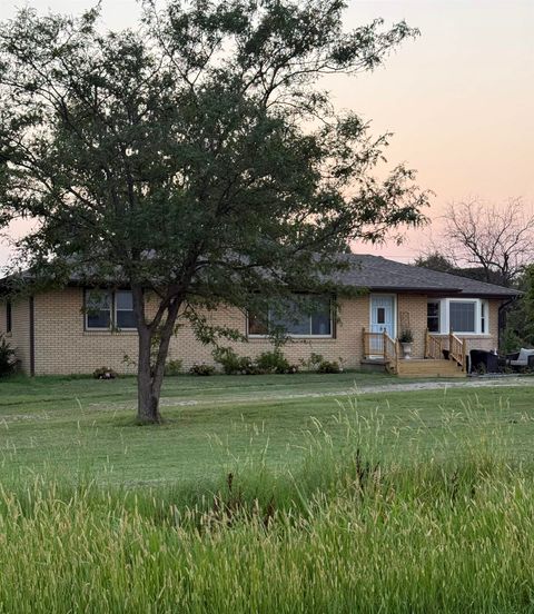 Homes For Sale - 631 S Maize Rd<br/> Sumner County, Wellington, KS 67152