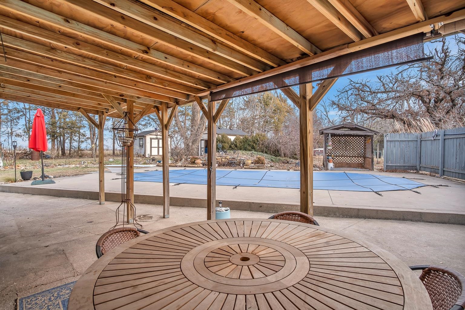 Newton, Kansas 67114, United States, 3 Bedrooms Bedrooms, ,2 BathroomsBathrooms,Residential,Pending,67756