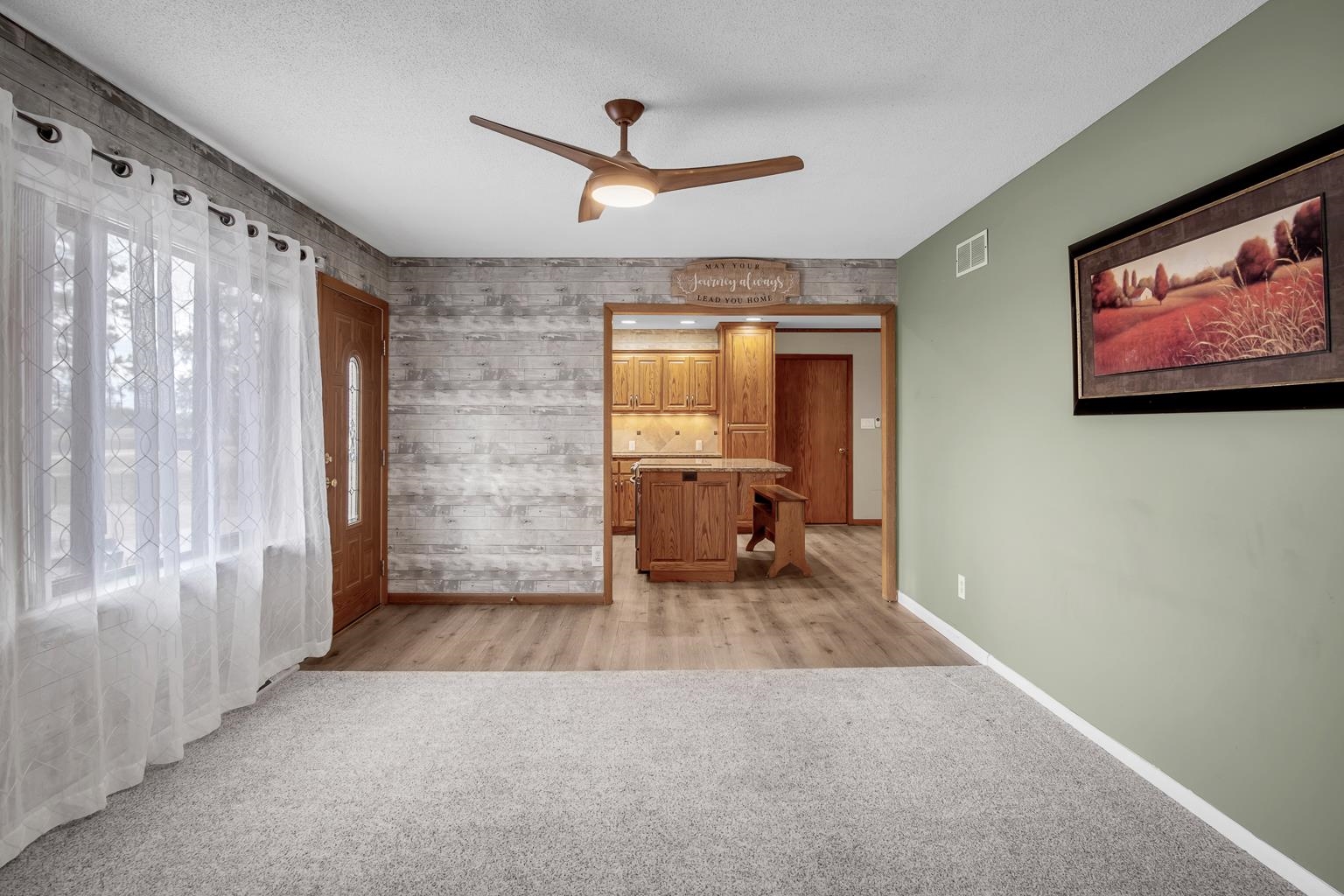 Newton, Kansas 67114, United States, 3 Bedrooms Bedrooms, ,2 BathroomsBathrooms,Residential,Pending,67756