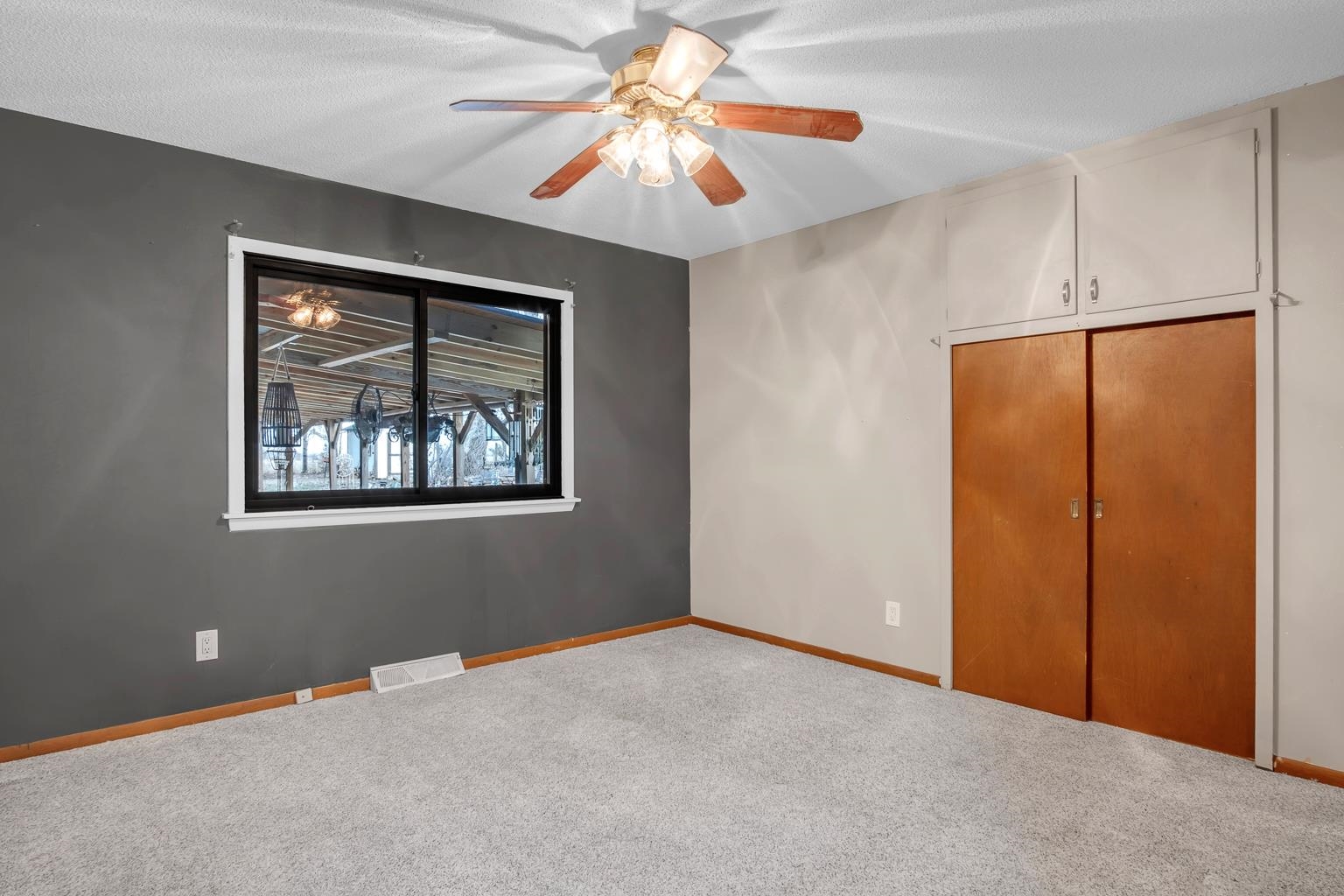 Newton, Kansas 67114, United States, 3 Bedrooms Bedrooms, ,2 BathroomsBathrooms,Residential,Pending,67756