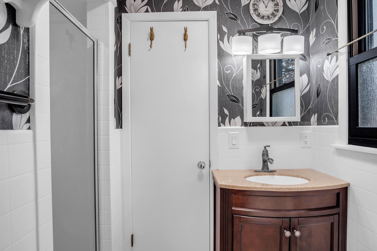 Newton, Kansas 67114, United States, 3 Bedrooms Bedrooms, ,2 BathroomsBathrooms,Residential,Pending,67756