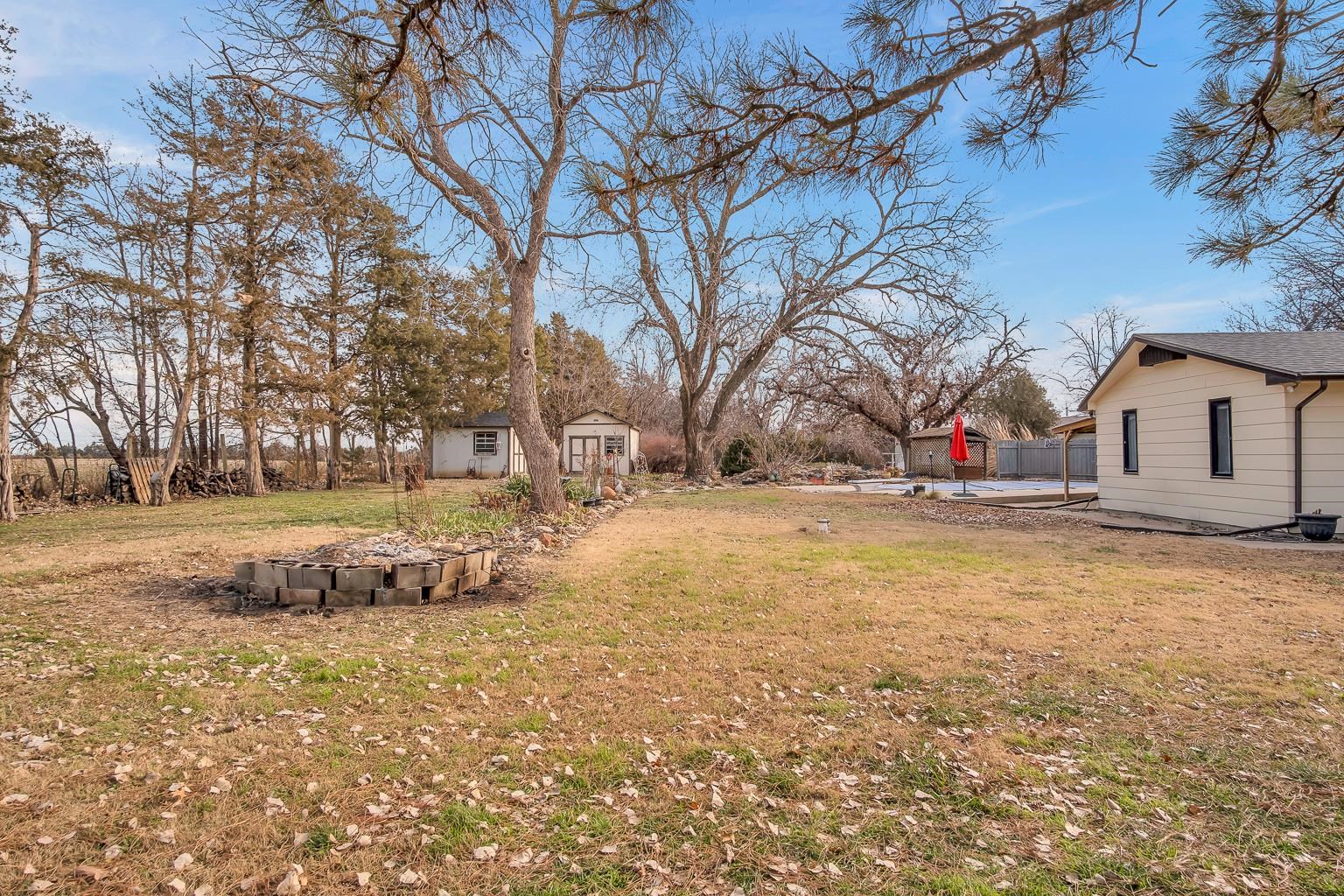 Newton, Kansas 67114, United States, 3 Bedrooms Bedrooms, ,2 BathroomsBathrooms,Residential,Pending,67756