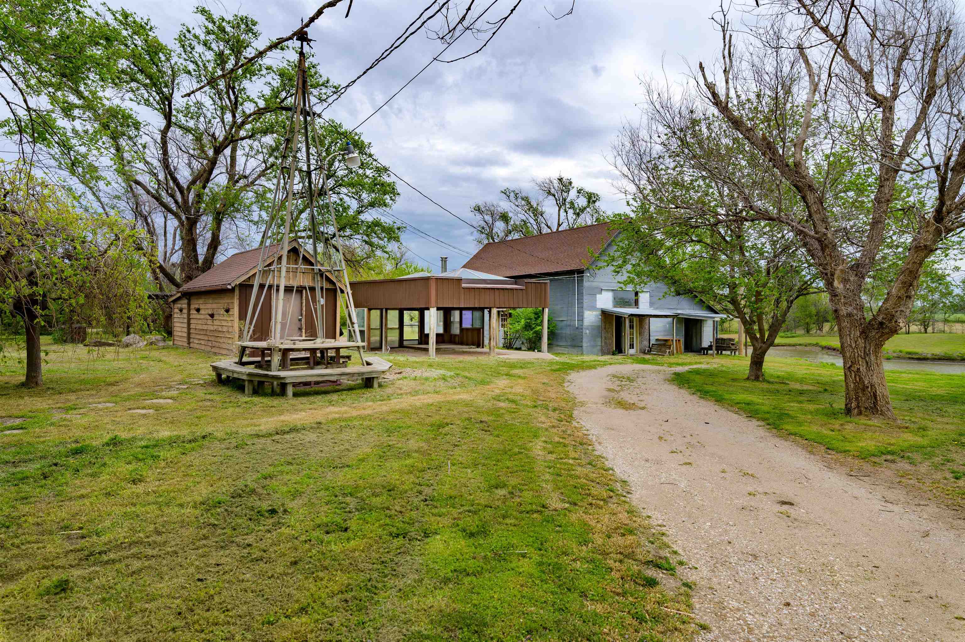 358 N West Rd, Wellington, Kansas image 23