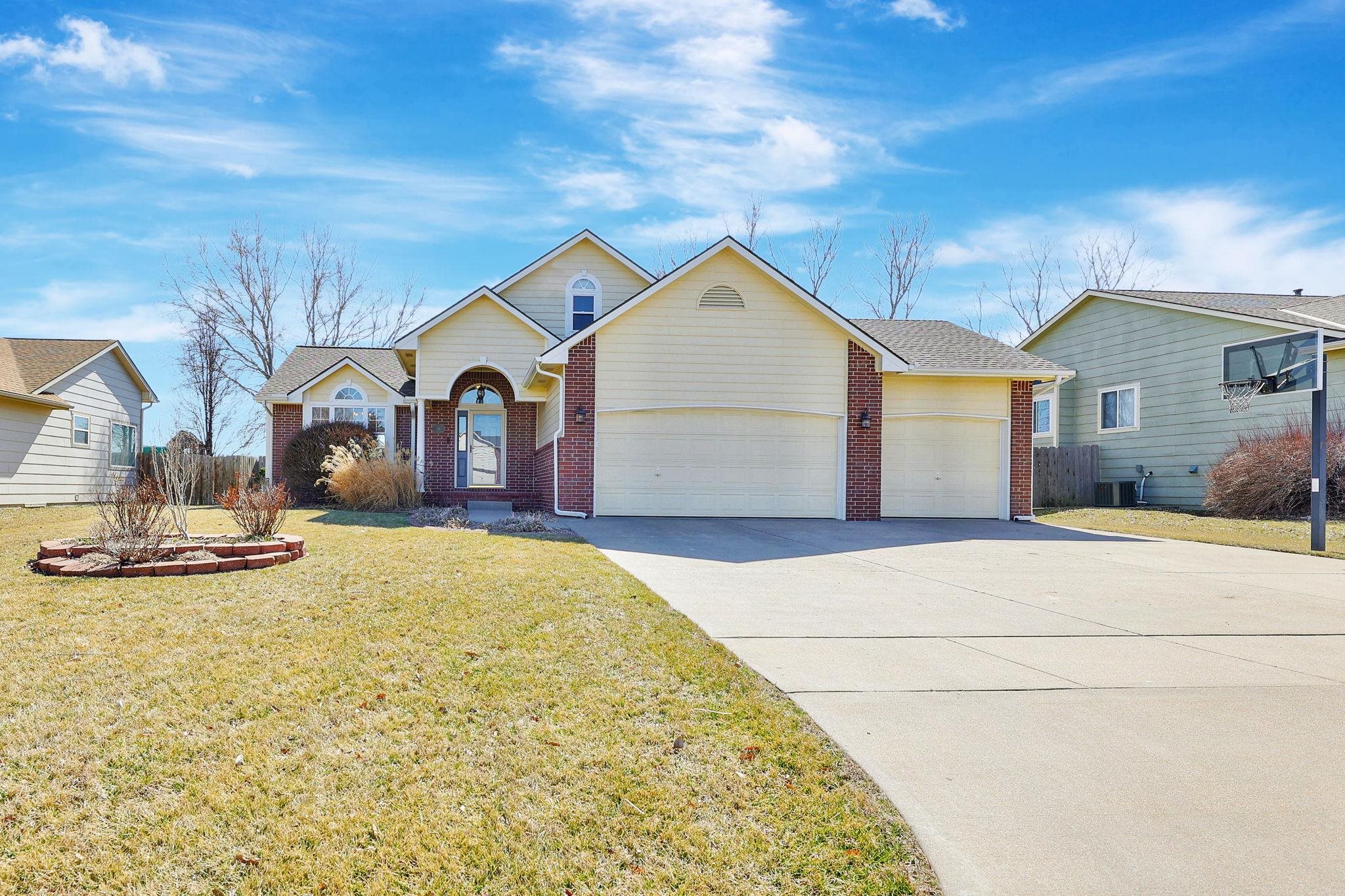 219 W Waterford Ct, Andover, Kansas image 1