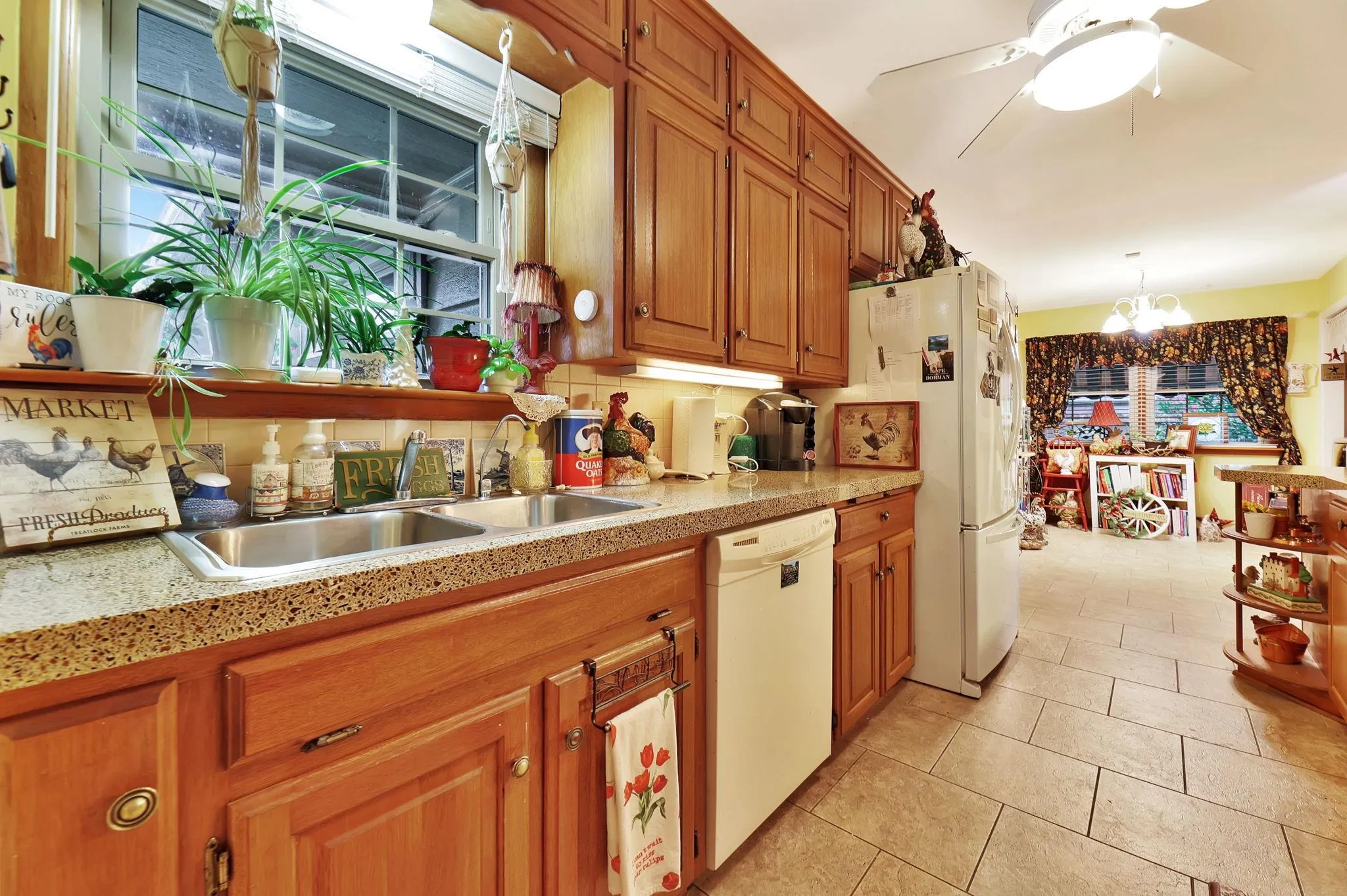 Wichita, Kansas 67206, United States, 3 Bedrooms Bedrooms, ,2 BathroomsBathrooms,Residential,Active,32598