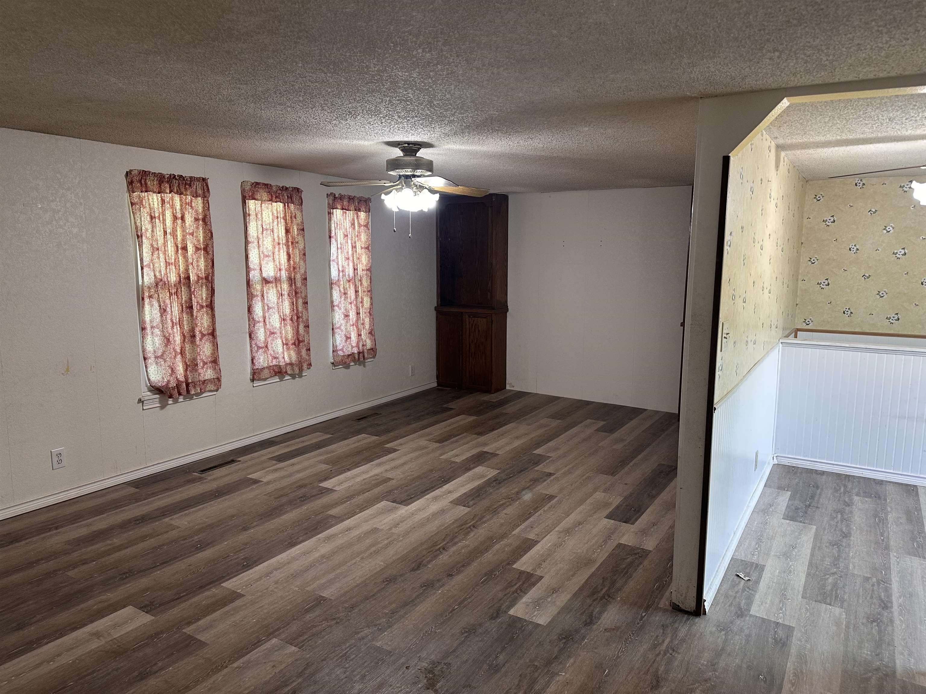 501 Holly Ln, Newton, Kansas image 8