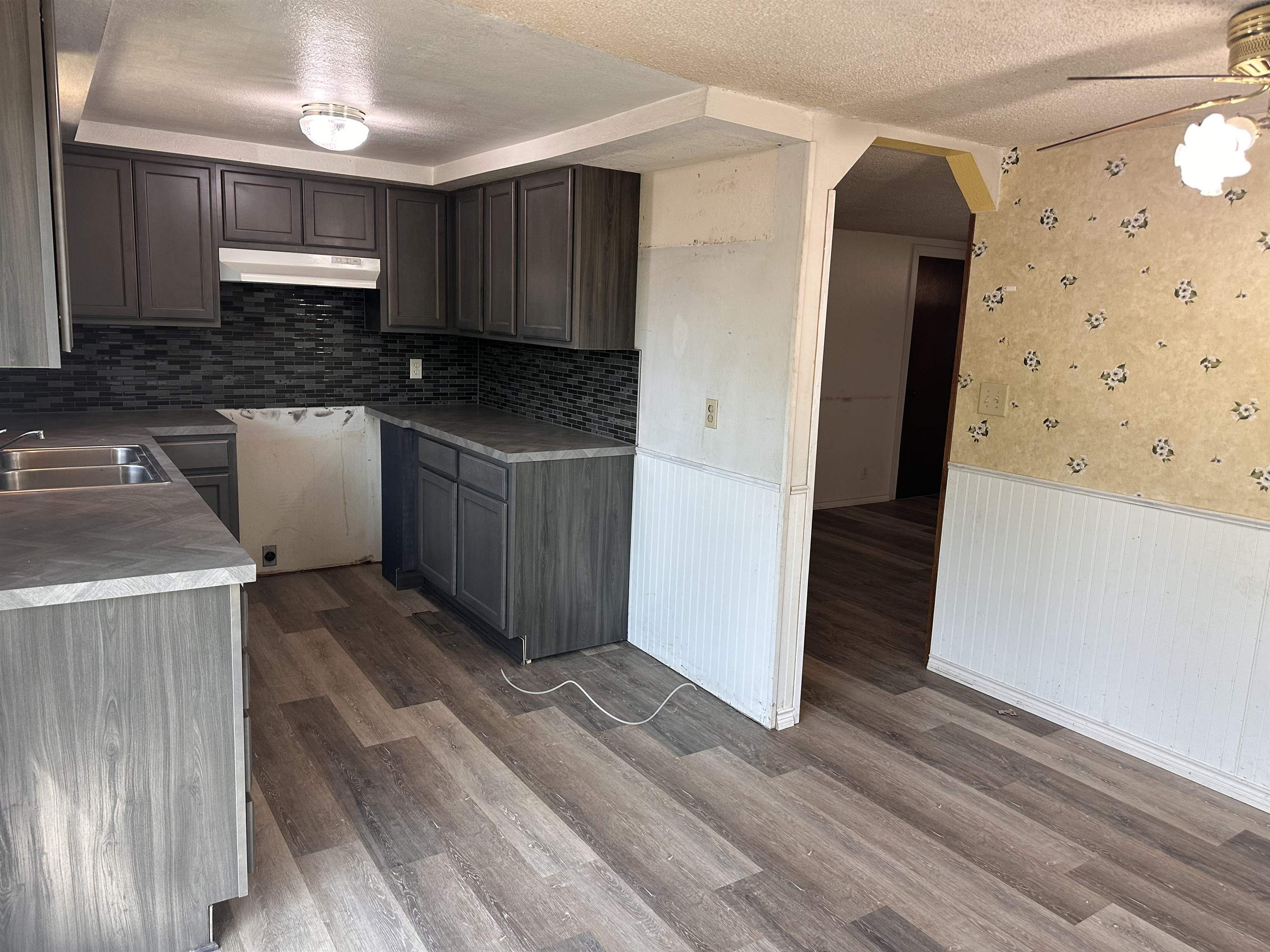501 Holly Ln, Newton, Kansas image 7