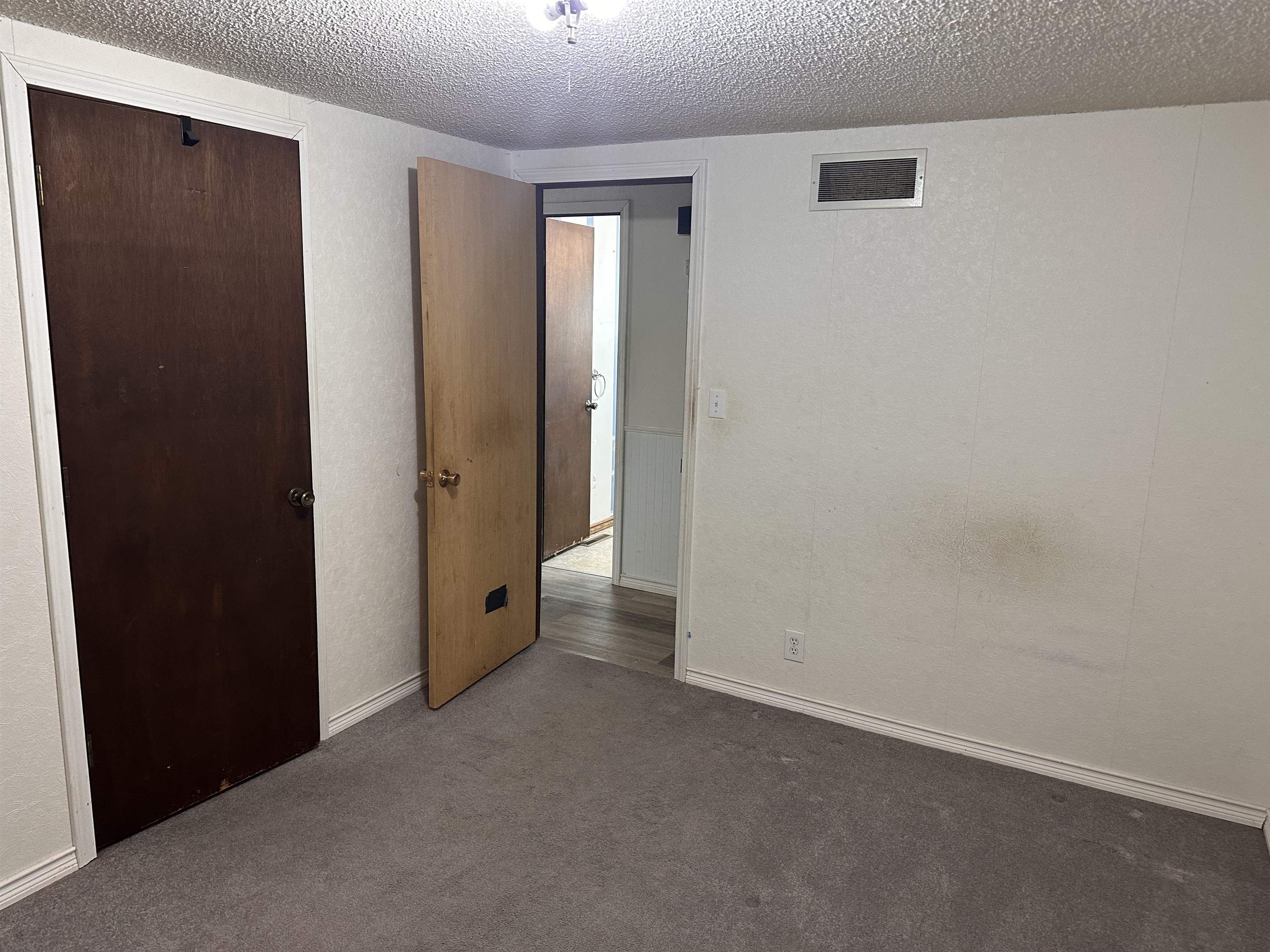 501 Holly Ln, Newton, Kansas image 17