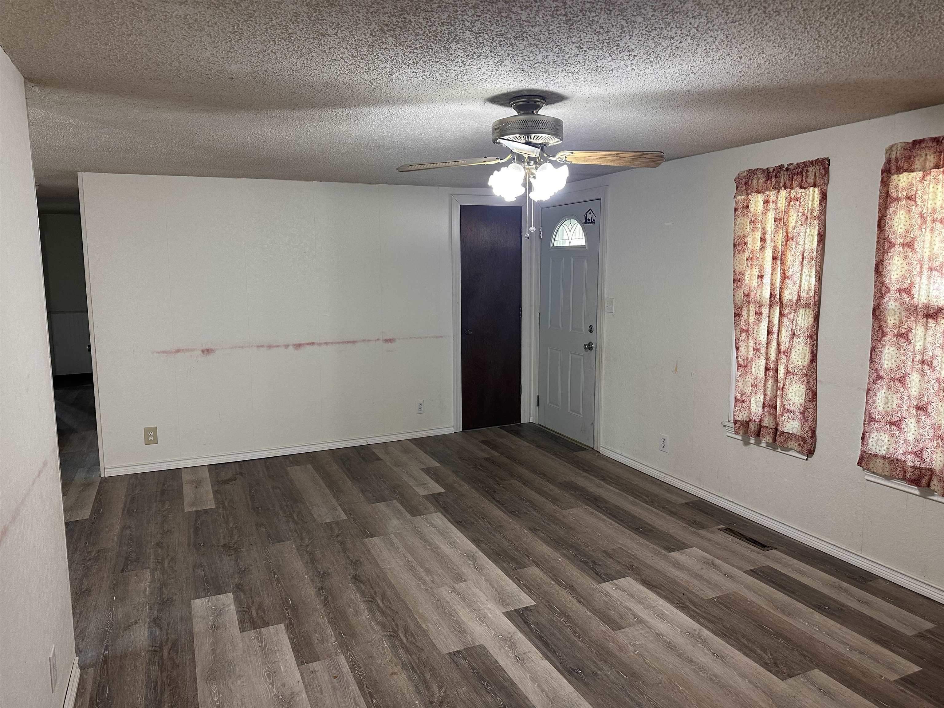 501 Holly Ln, Newton, Kansas image 9