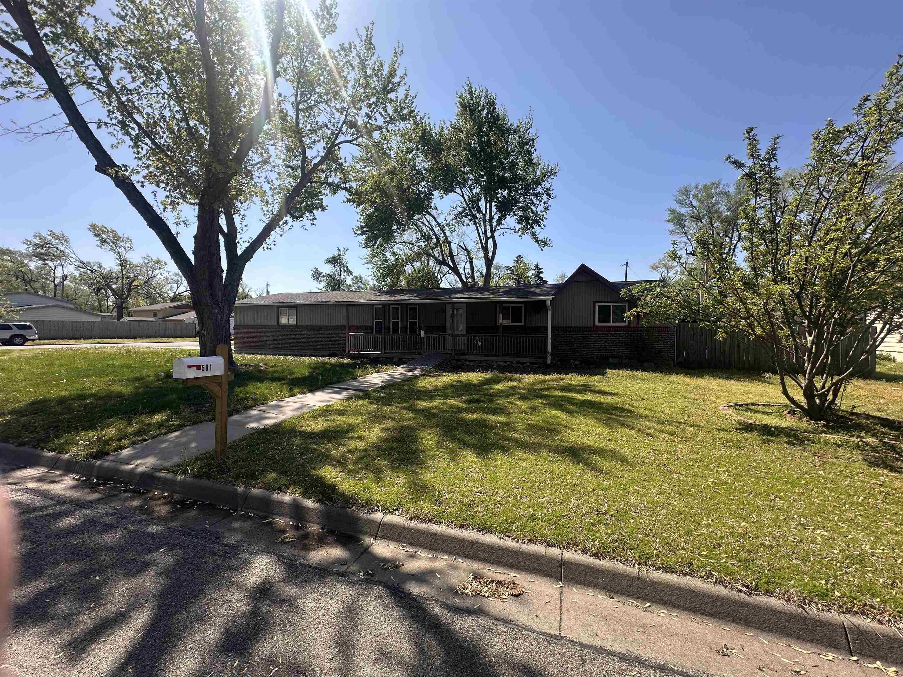 501 Holly Ln, Newton, Kansas image 1