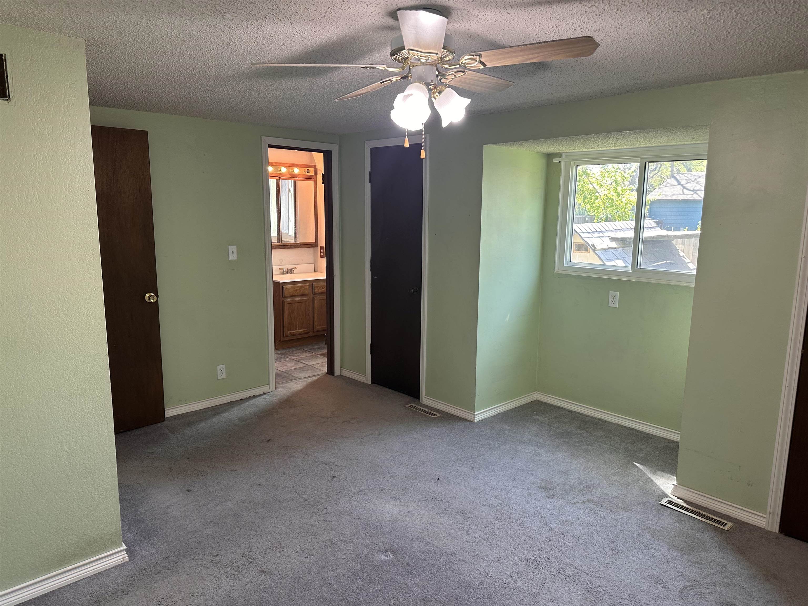 501 Holly Ln, Newton, Kansas image 12