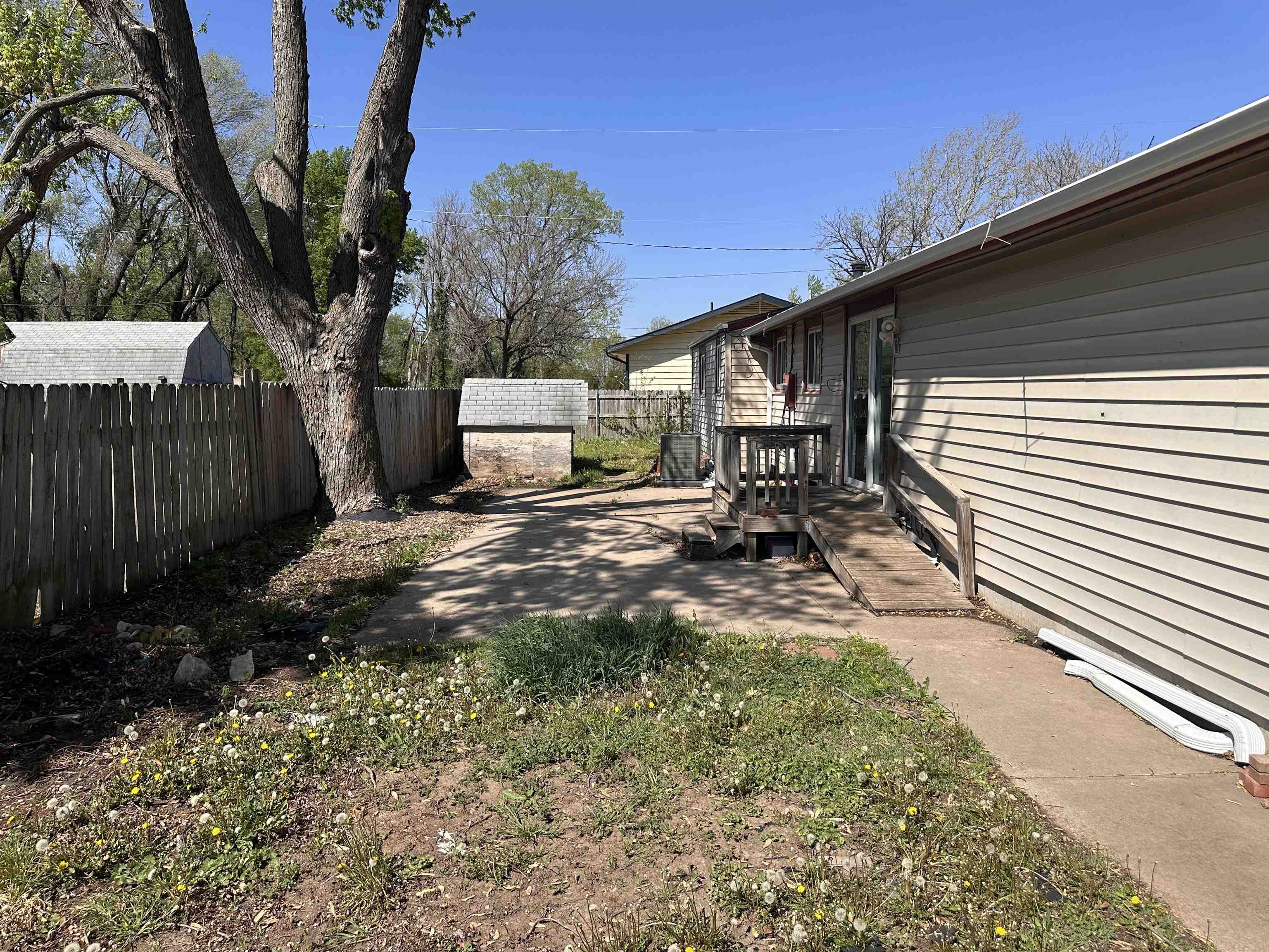 501 Holly Ln, Newton, Kansas image 28