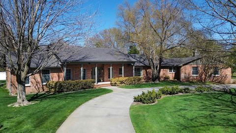 Townhouse For Sale - 514 W 12th St<br/> Newton, KS 67114