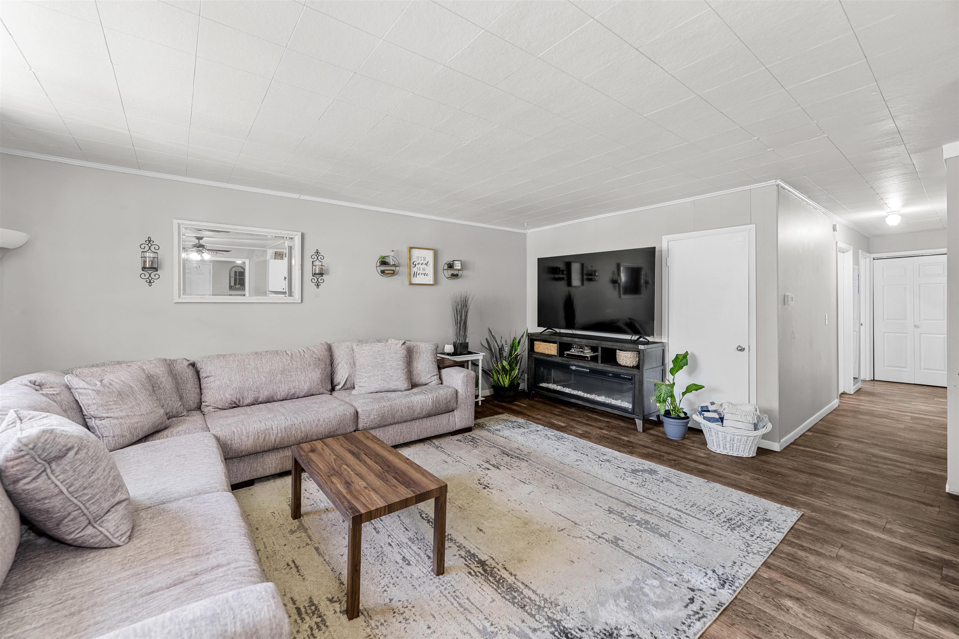 1327 Pawnee Ave, Salina, Kansas image 3