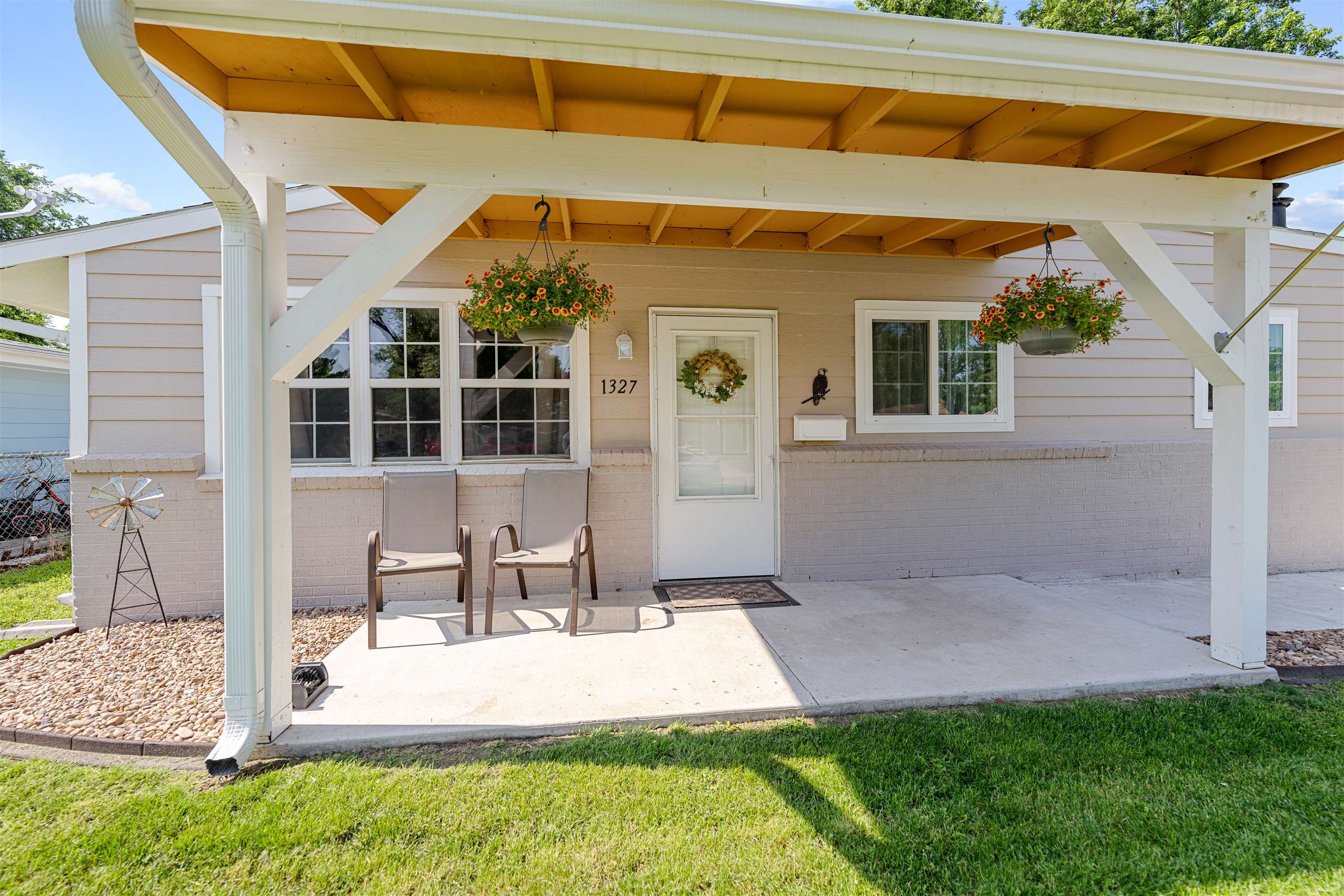 1327 Pawnee Ave, Salina, Kansas image 2
