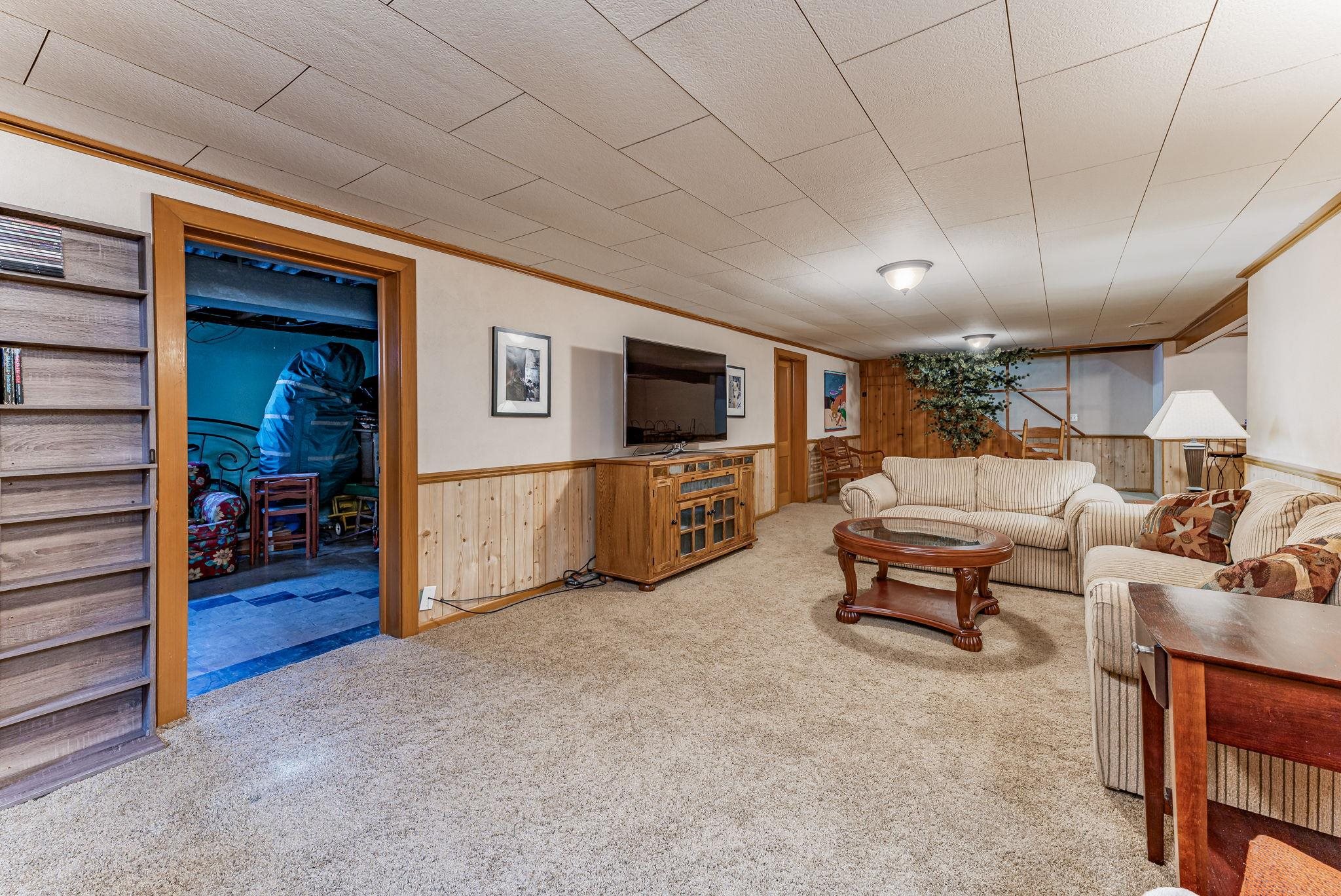 Wichita, Kansas 67211, United States, 3 Bedrooms Bedrooms, ,1 BathroomBathrooms,Residential,Pending,67615