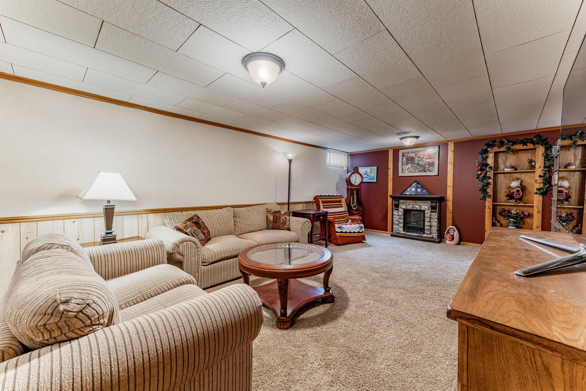 Wichita, Kansas 67211, United States, 3 Bedrooms Bedrooms, ,1 BathroomBathrooms,Residential,Pending,67615