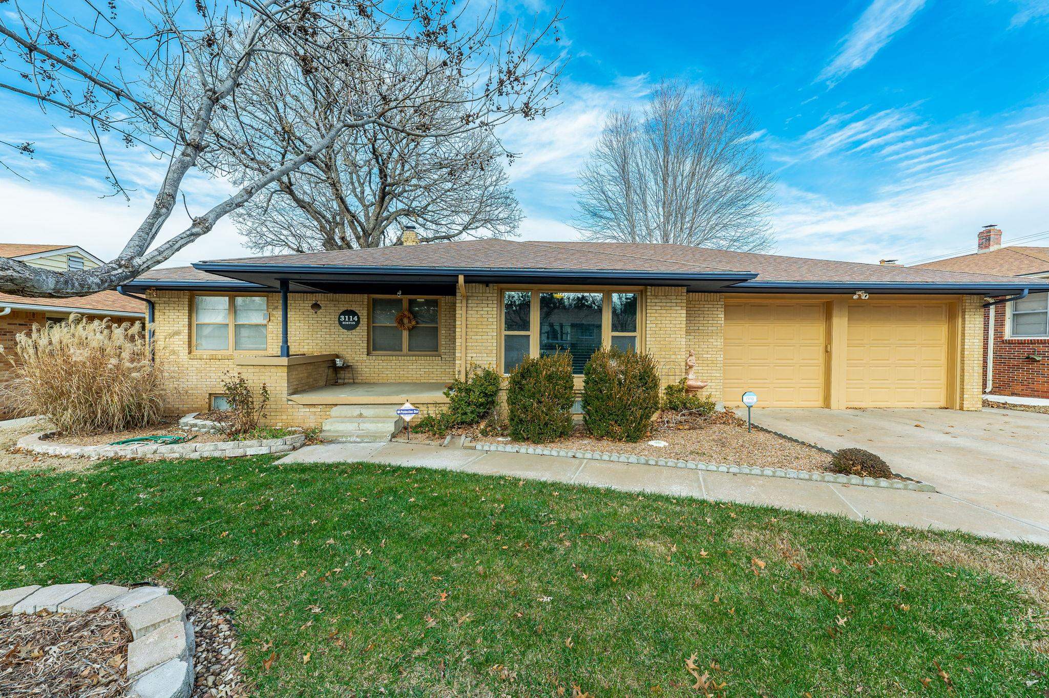 Wichita, Kansas 67211, United States, 3 Bedrooms Bedrooms, ,1 BathroomBathrooms,Residential,Pending,67615