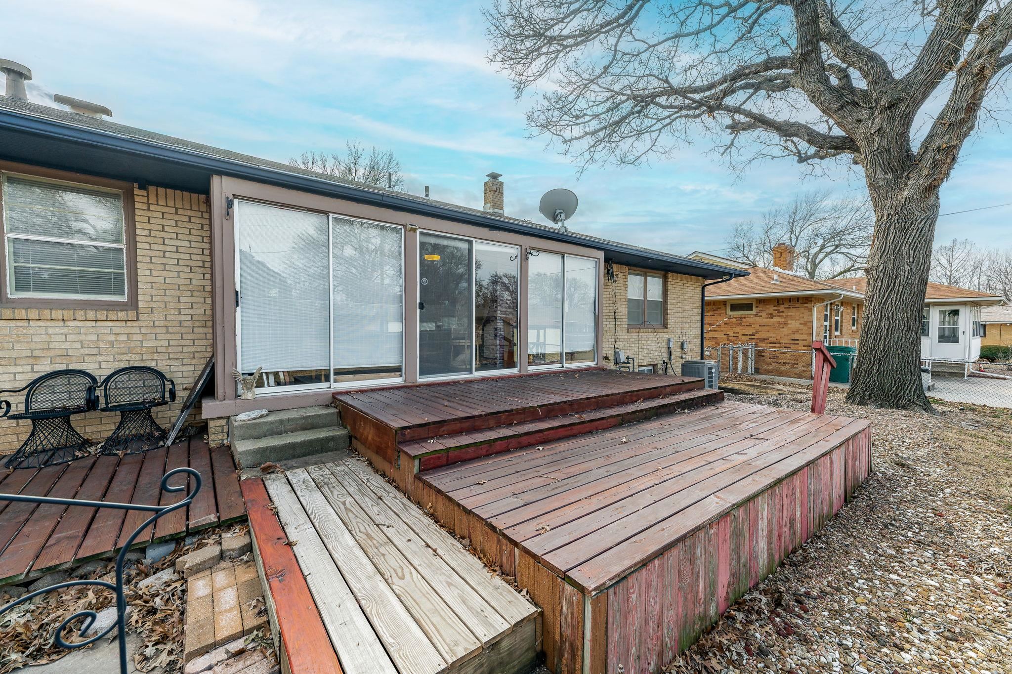 Wichita, Kansas 67211, United States, 3 Bedrooms Bedrooms, ,1 BathroomBathrooms,Residential,Pending,67615