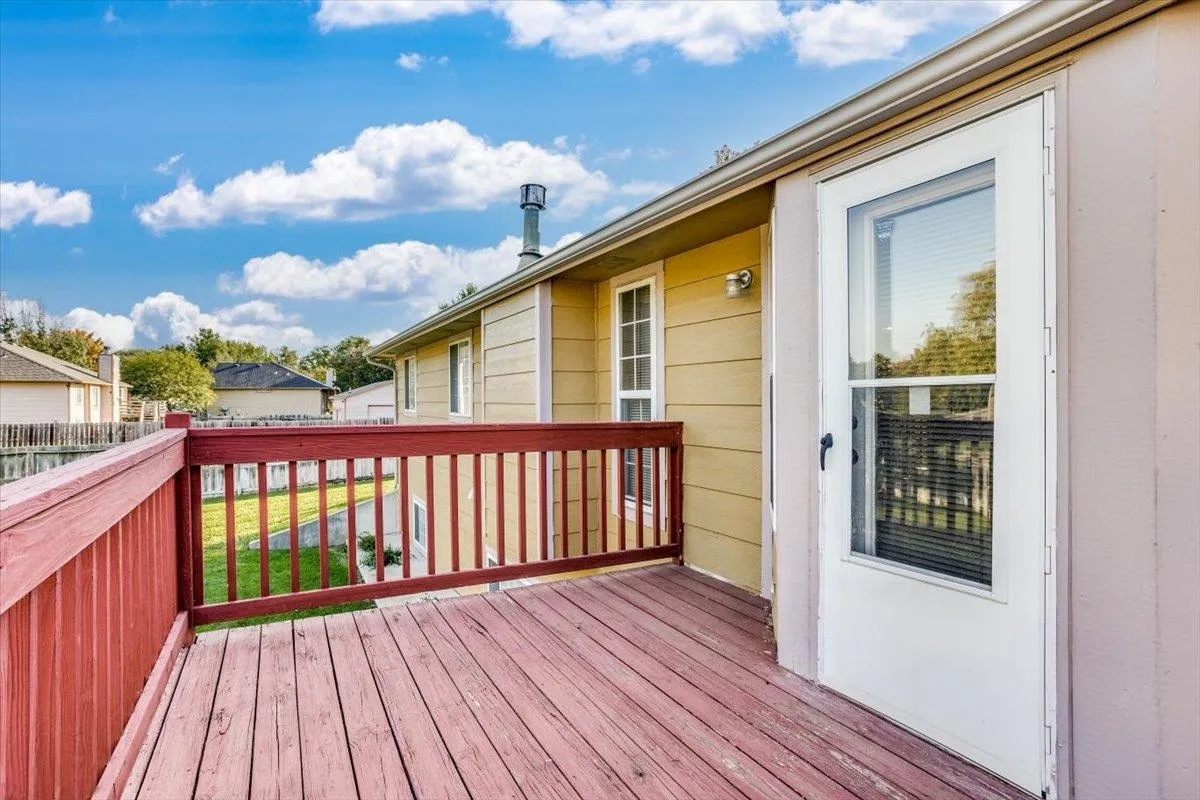 Wichita, Kansas 67209, United States, 4 Bedrooms Bedrooms, ,3 BathroomsBathrooms,Residential,Pending,38074