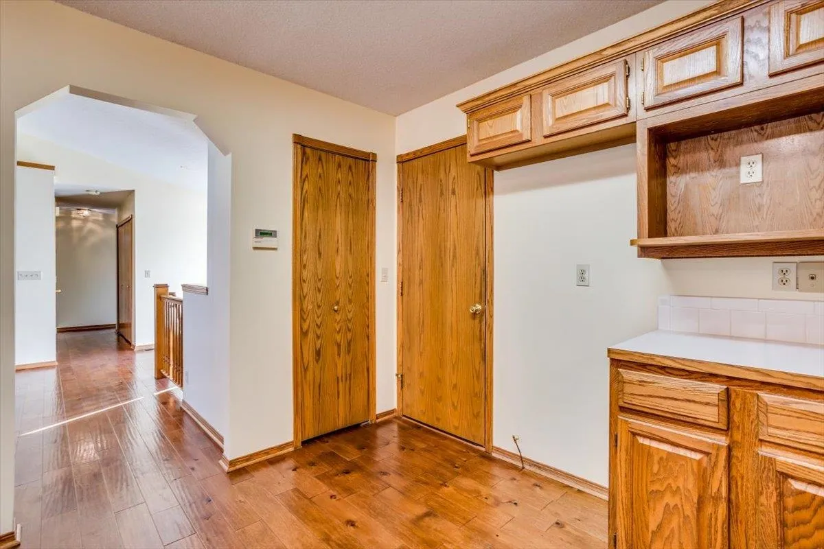 Wichita, Kansas 67209, United States, 4 Bedrooms Bedrooms, ,3 BathroomsBathrooms,Residential,Pending,38074