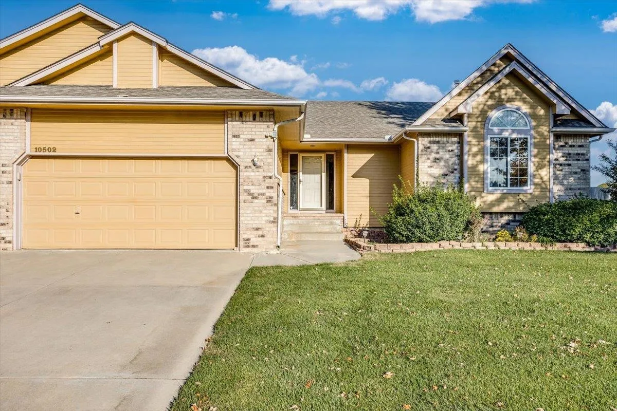 Wichita, Kansas 67209, United States, 4 Bedrooms Bedrooms, ,3 BathroomsBathrooms,Residential,Pending,38074