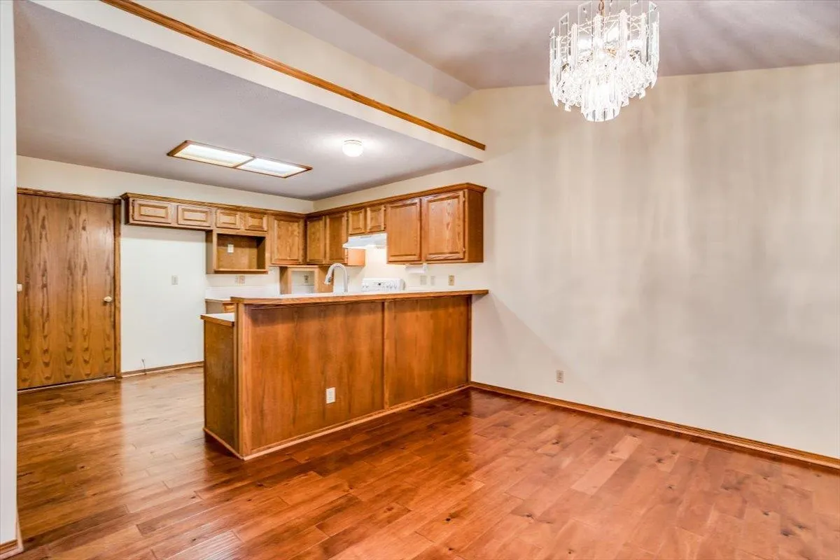 Wichita, Kansas 67209, United States, 4 Bedrooms Bedrooms, ,3 BathroomsBathrooms,Residential,Pending,38074