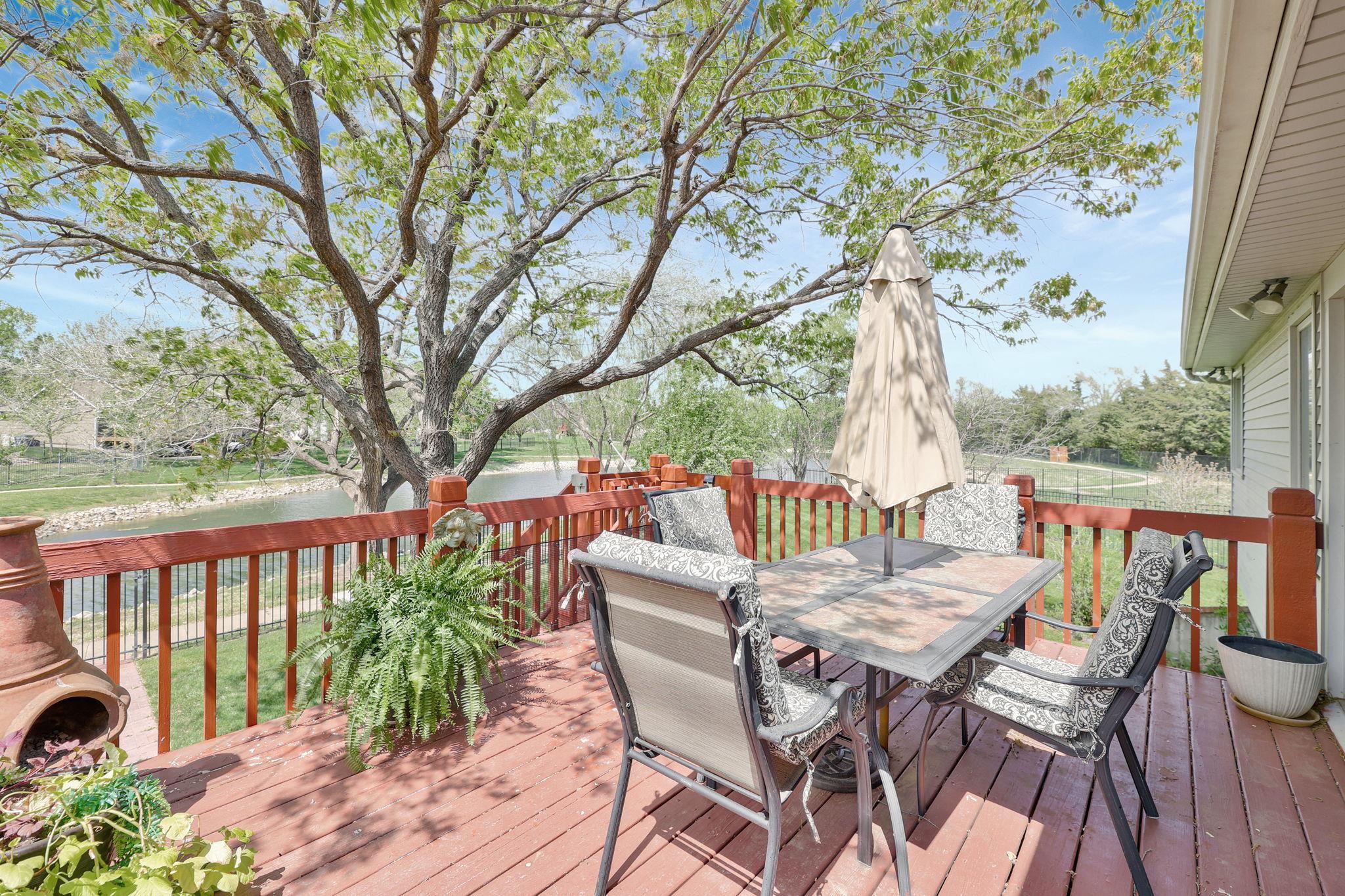 101 N Brownthrush Cir, Wichita, Kansas image 30