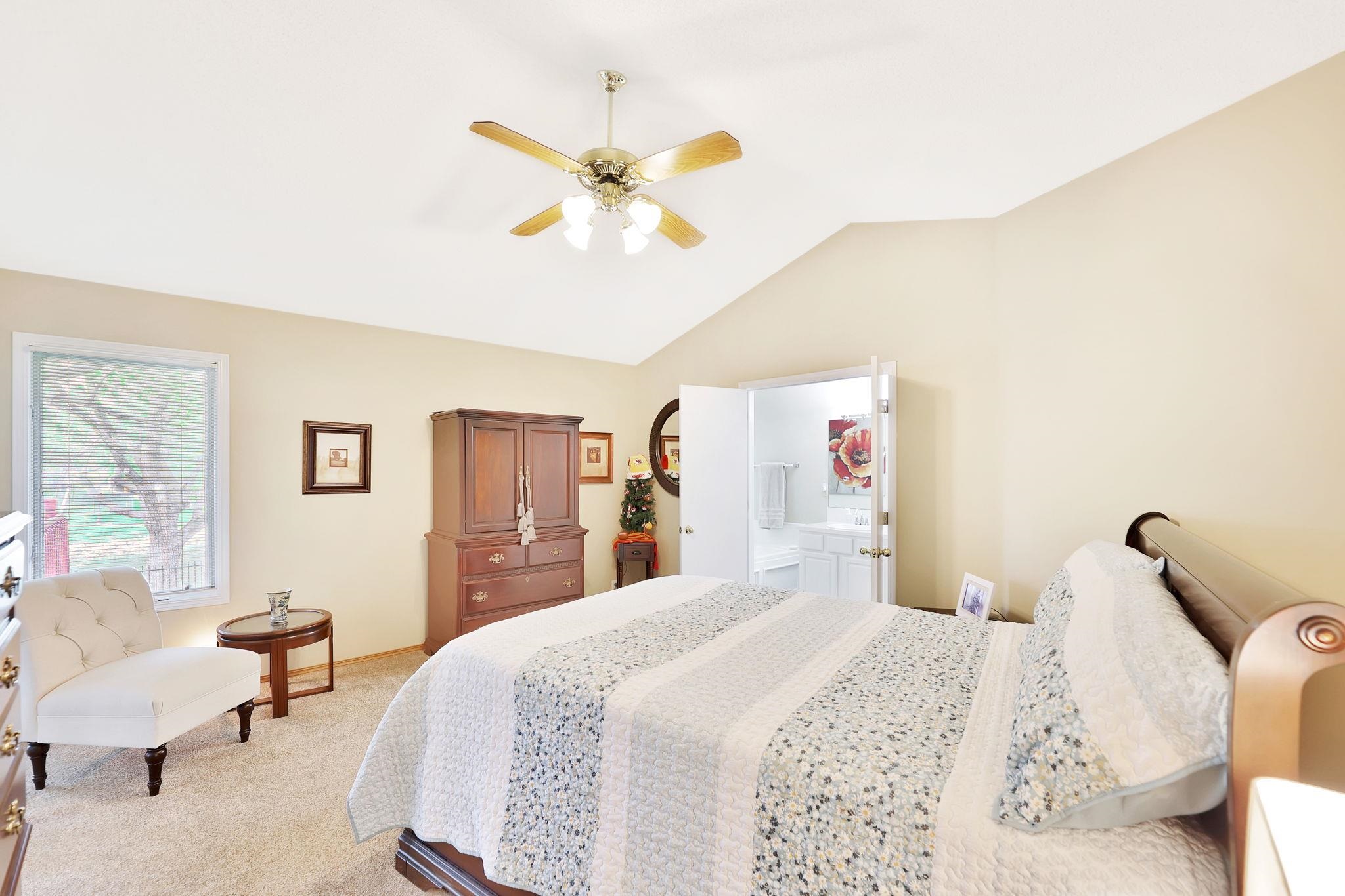 101 N Brownthrush Cir, Wichita, Kansas image 16