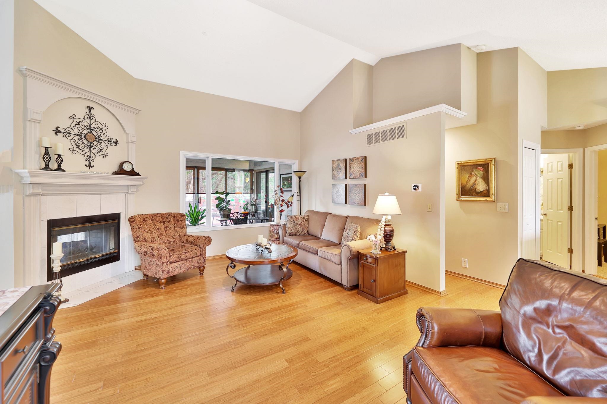 101 N Brownthrush Cir, Wichita, Kansas image 3