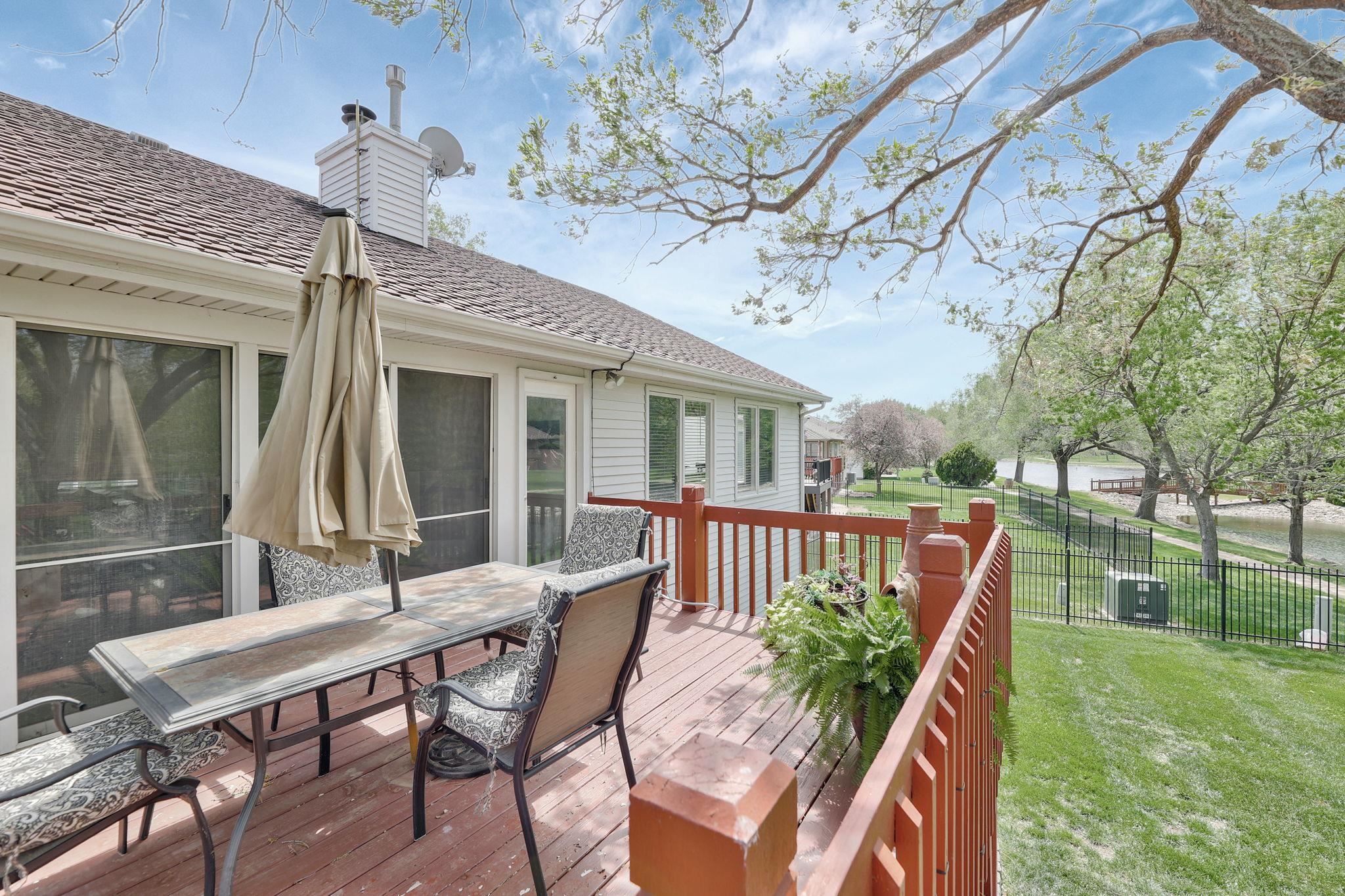 101 N Brownthrush Cir, Wichita, Kansas image 32