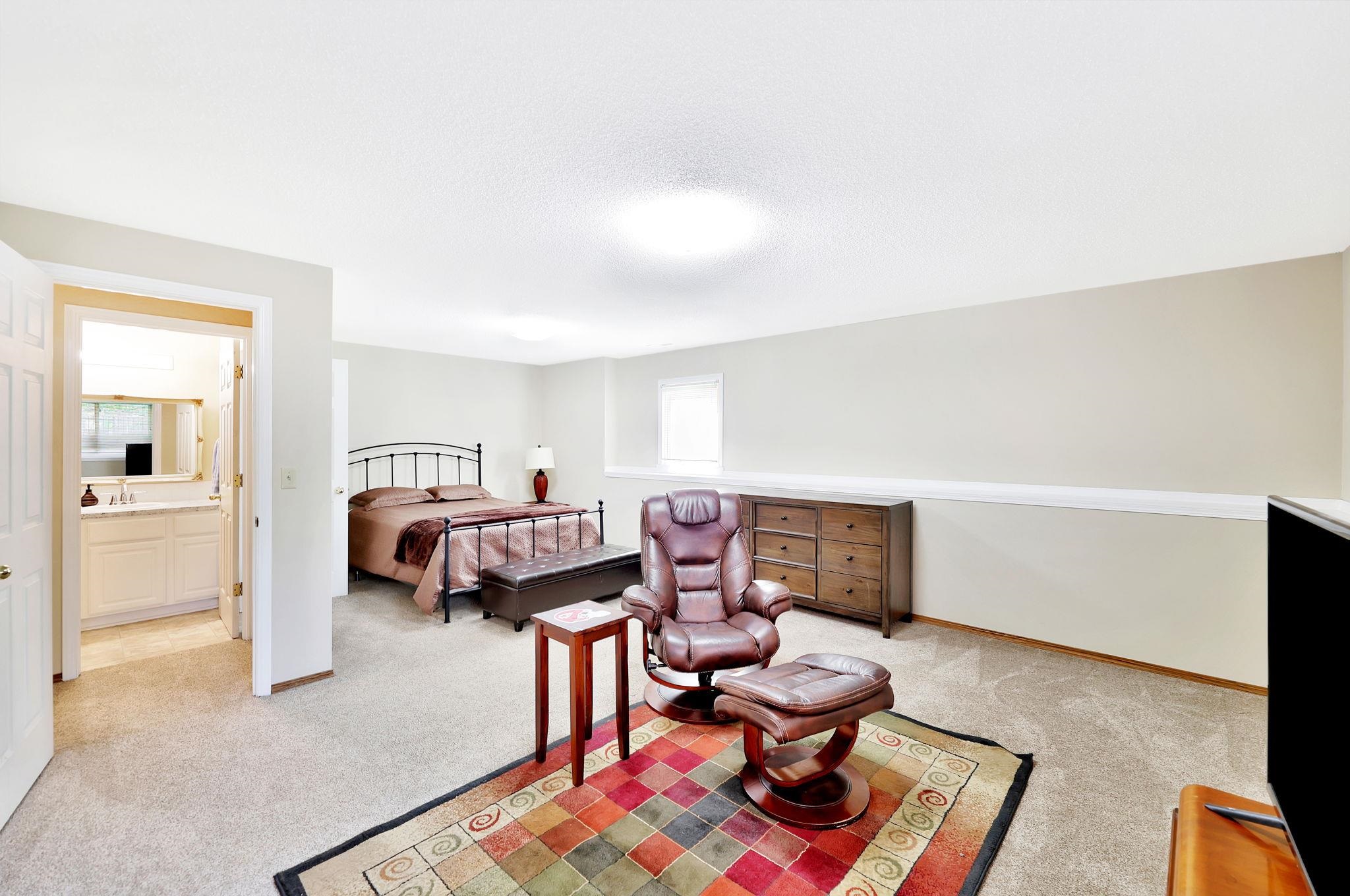 101 N Brownthrush Cir, Wichita, Kansas image 25