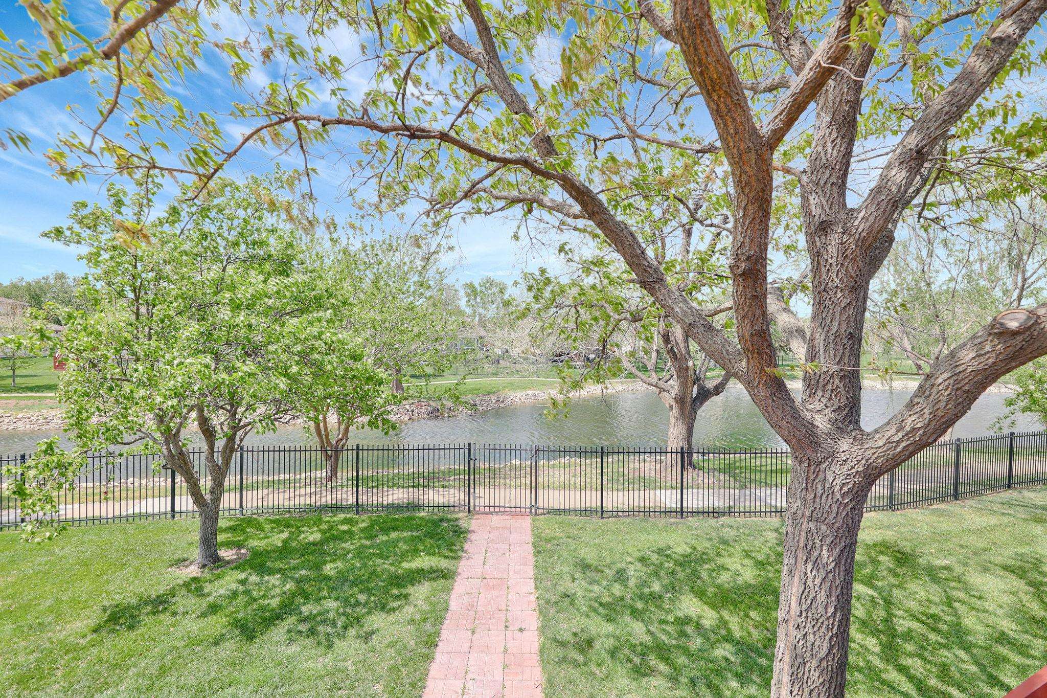 101 N Brownthrush Cir, Wichita, Kansas image 31