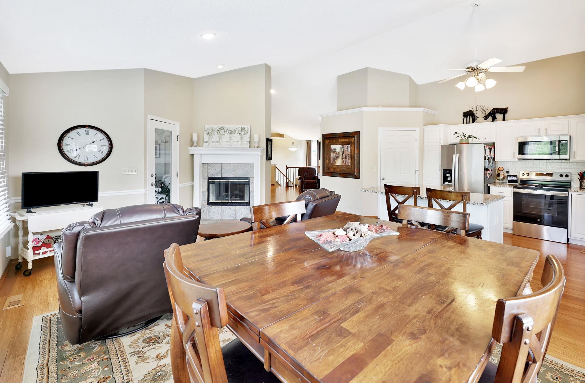 101 N Brownthrush Cir, Wichita, Kansas image 11