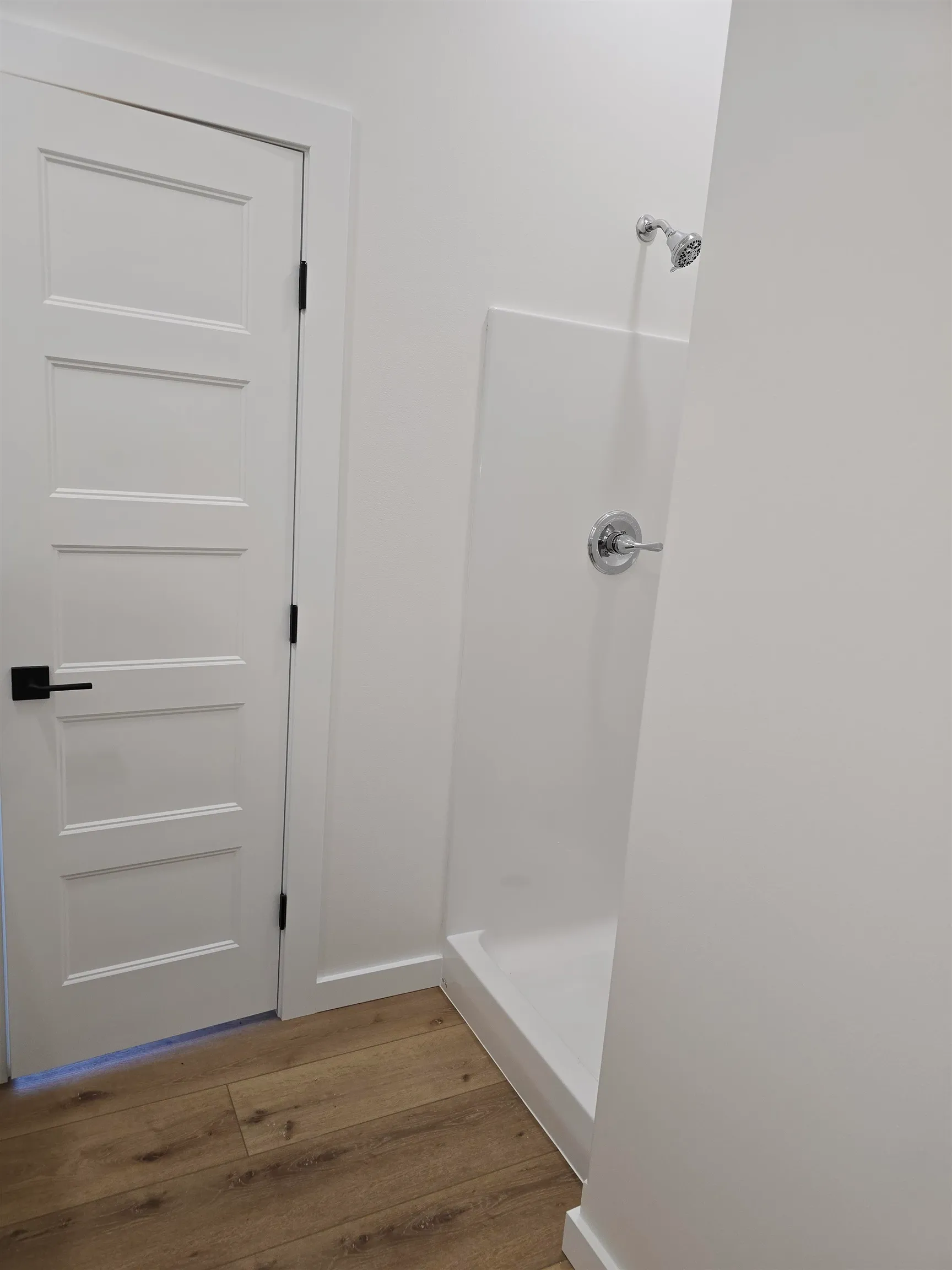 Wichita, Kansas 67211, United States, 2 Bedrooms Bedrooms, ,1 BathroomBathrooms,Residential,Pending,132594