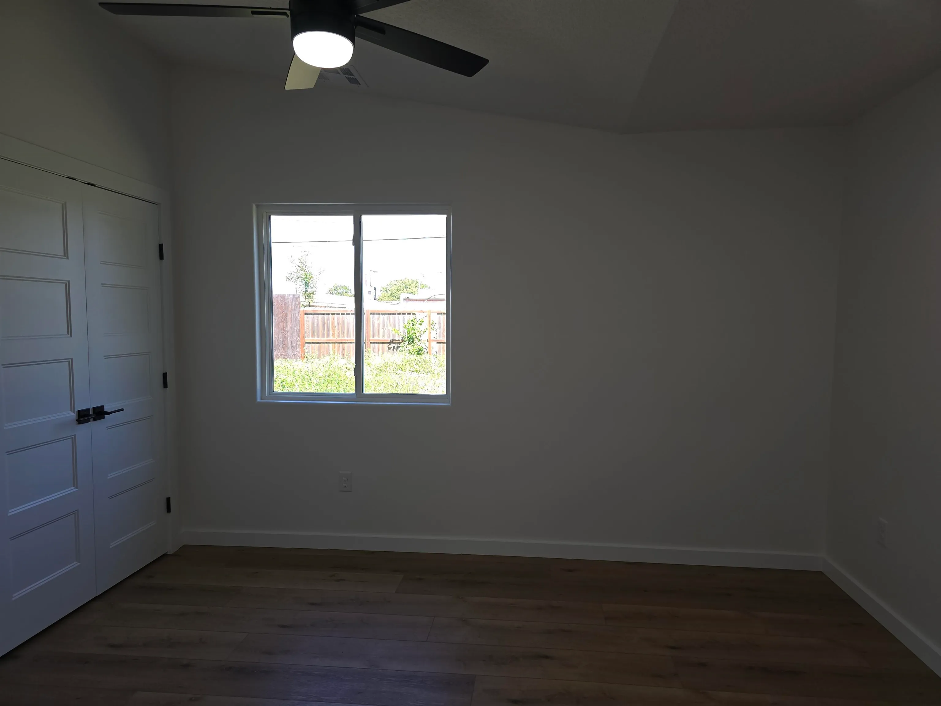 Wichita, Kansas 67211, United States, 2 Bedrooms Bedrooms, ,1 BathroomBathrooms,Residential,Pending,132594