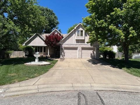 Homes For Sale - 1215 N Fieldcrest Ct<br/> Sedgwick County, Wichita, KS 67212