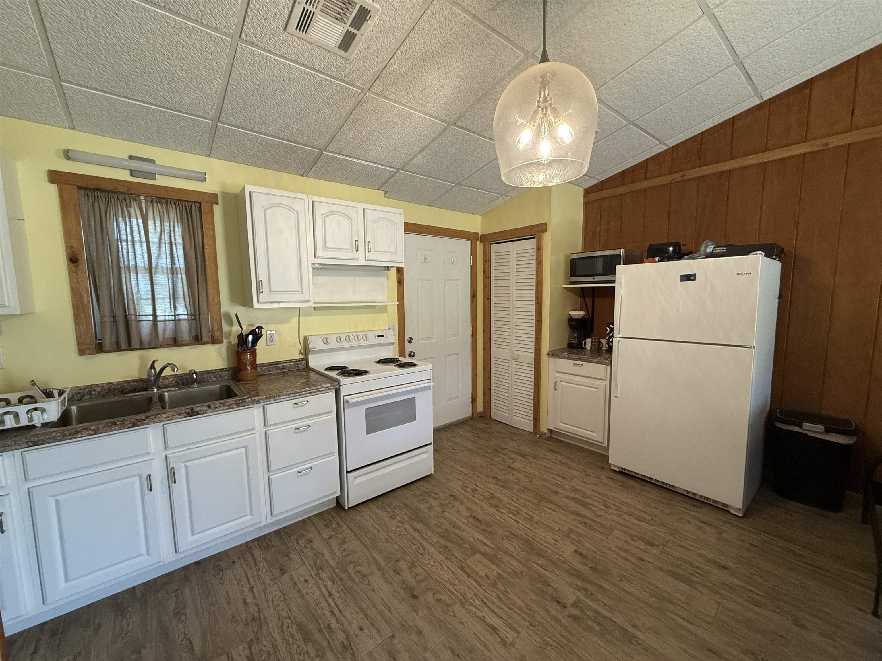 62 Emma Ln, Marquette, Kansas image 4