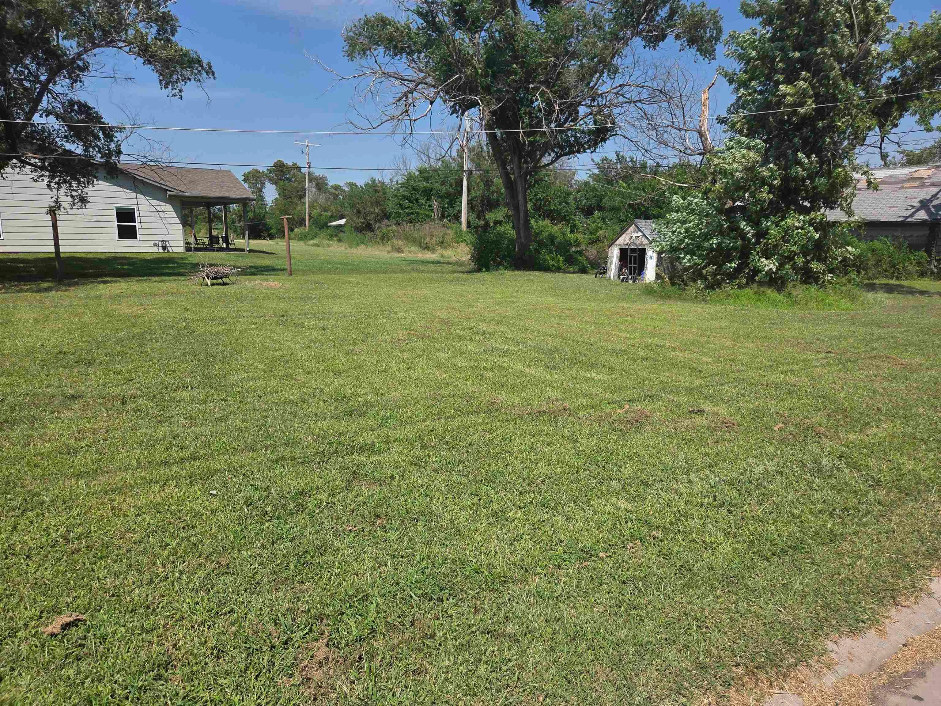 Burrton, Kansas 67020, United States, 3 Bedrooms Bedrooms, ,2 BathroomsBathrooms,Residential,Active,187443