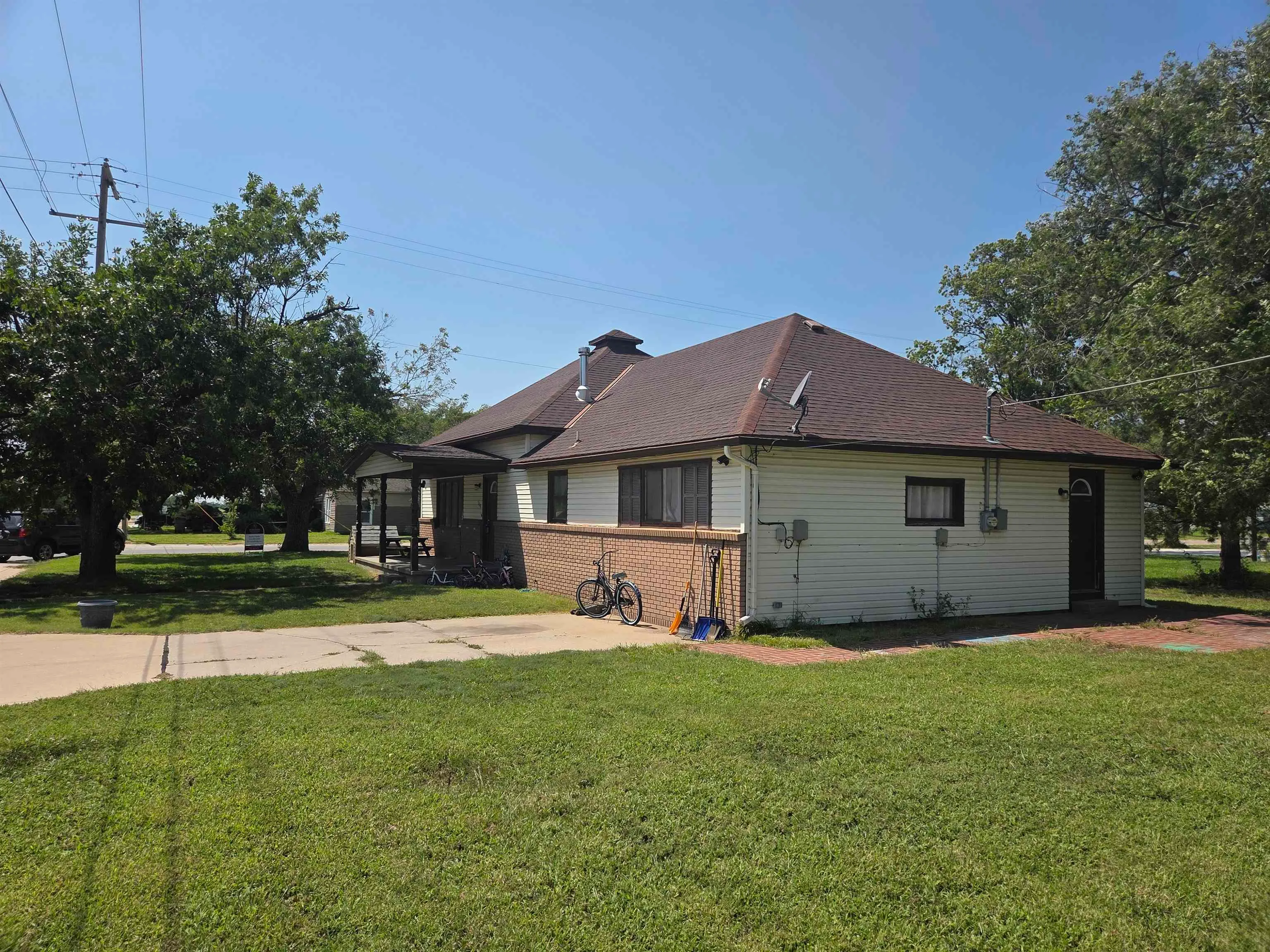 Burrton, Kansas 67020, United States, 3 Bedrooms Bedrooms, ,2 BathroomsBathrooms,Residential,Active,187443