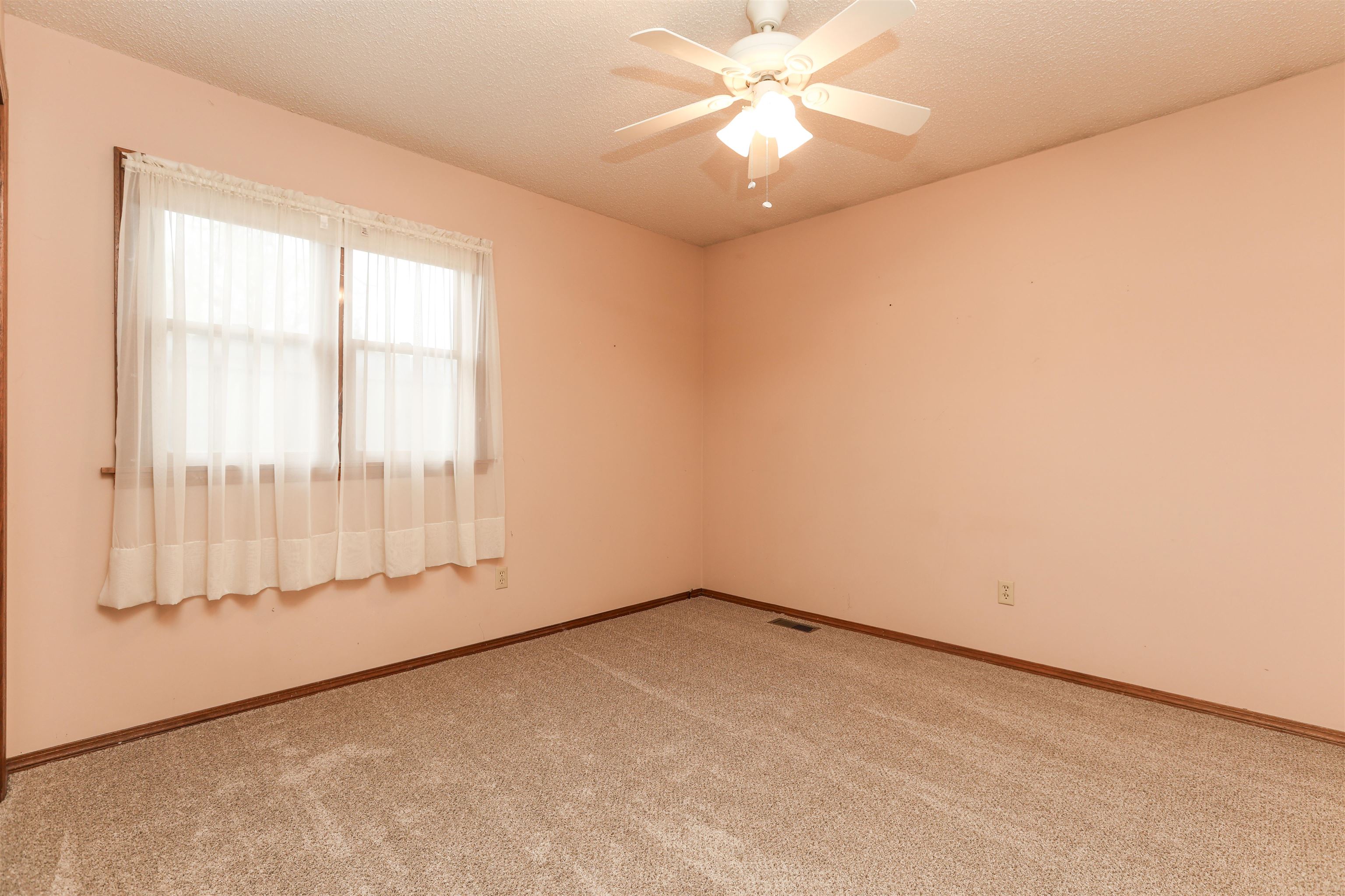 1257 N Clara St, Wichita, Kansas image 23