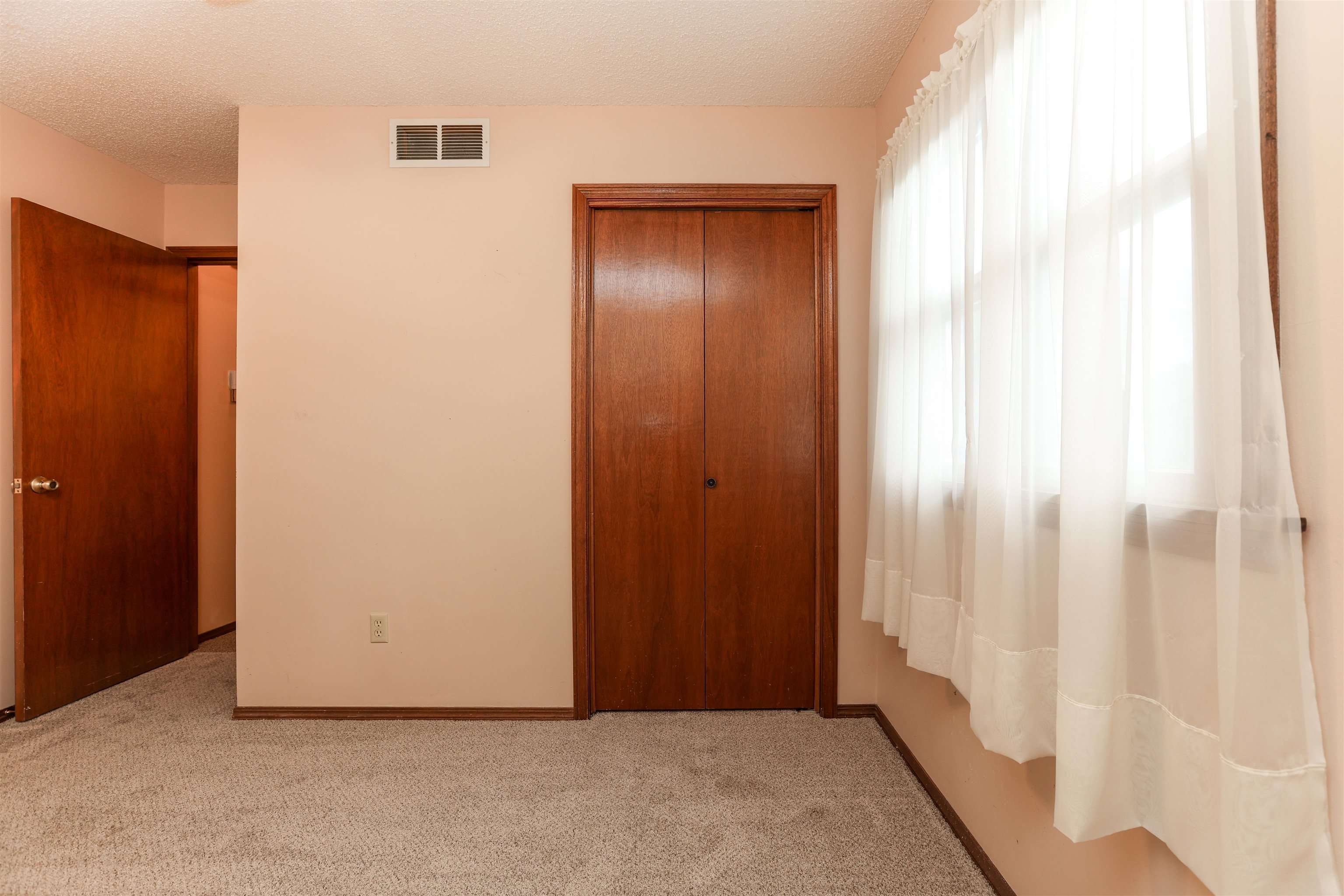 1257 N Clara St, Wichita, Kansas image 25