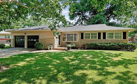 Townhouse For Sale - 6544 E Oneida St<br/> Wichita, KS 67206